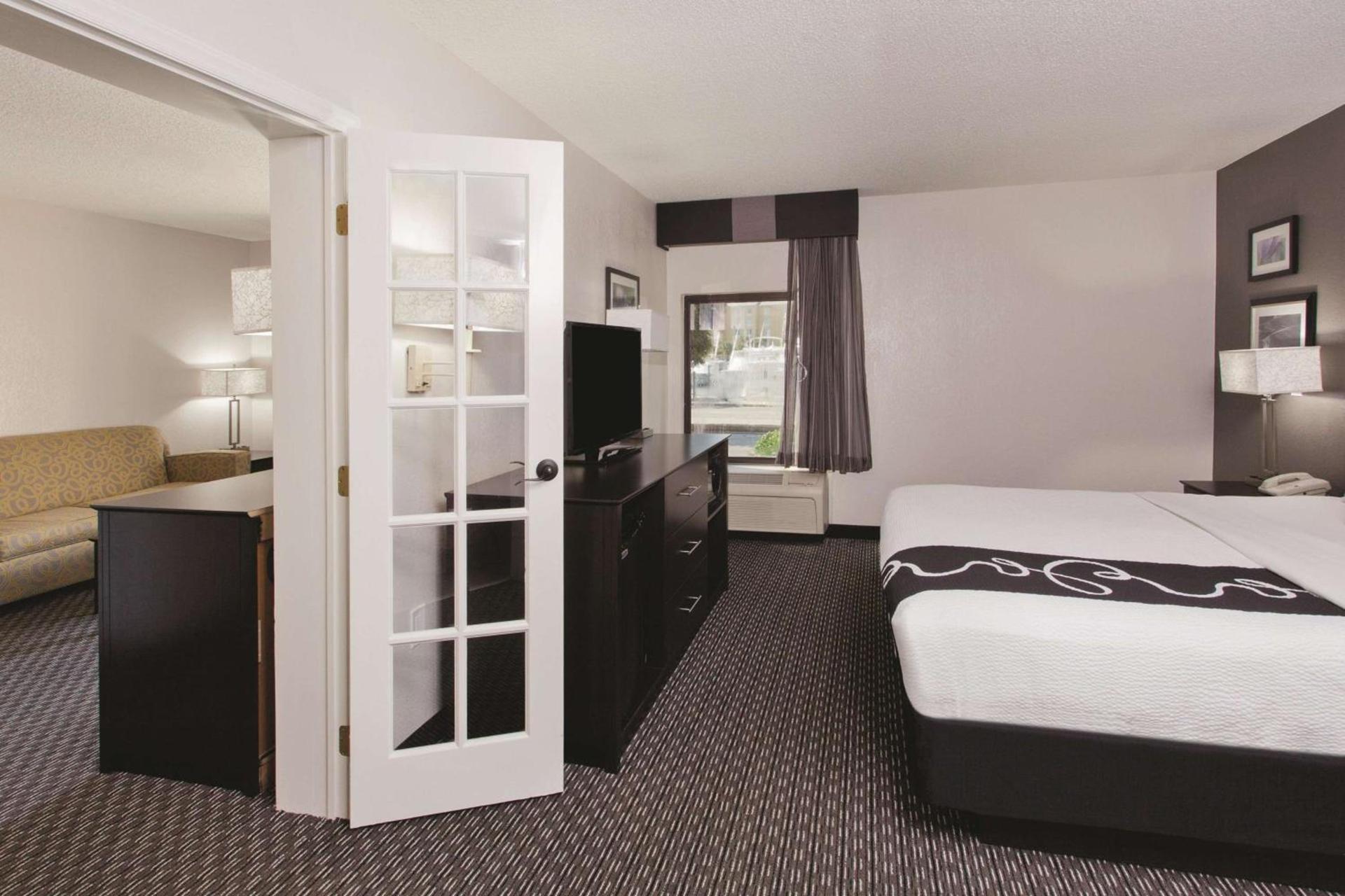 La Quinta Inn & Suites by Wyndham Charleston Riverview photo 17