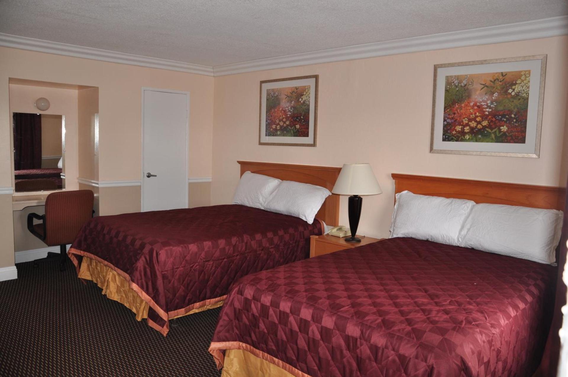 Econo Lodge Oakland Lake Merritt Area photo 22
