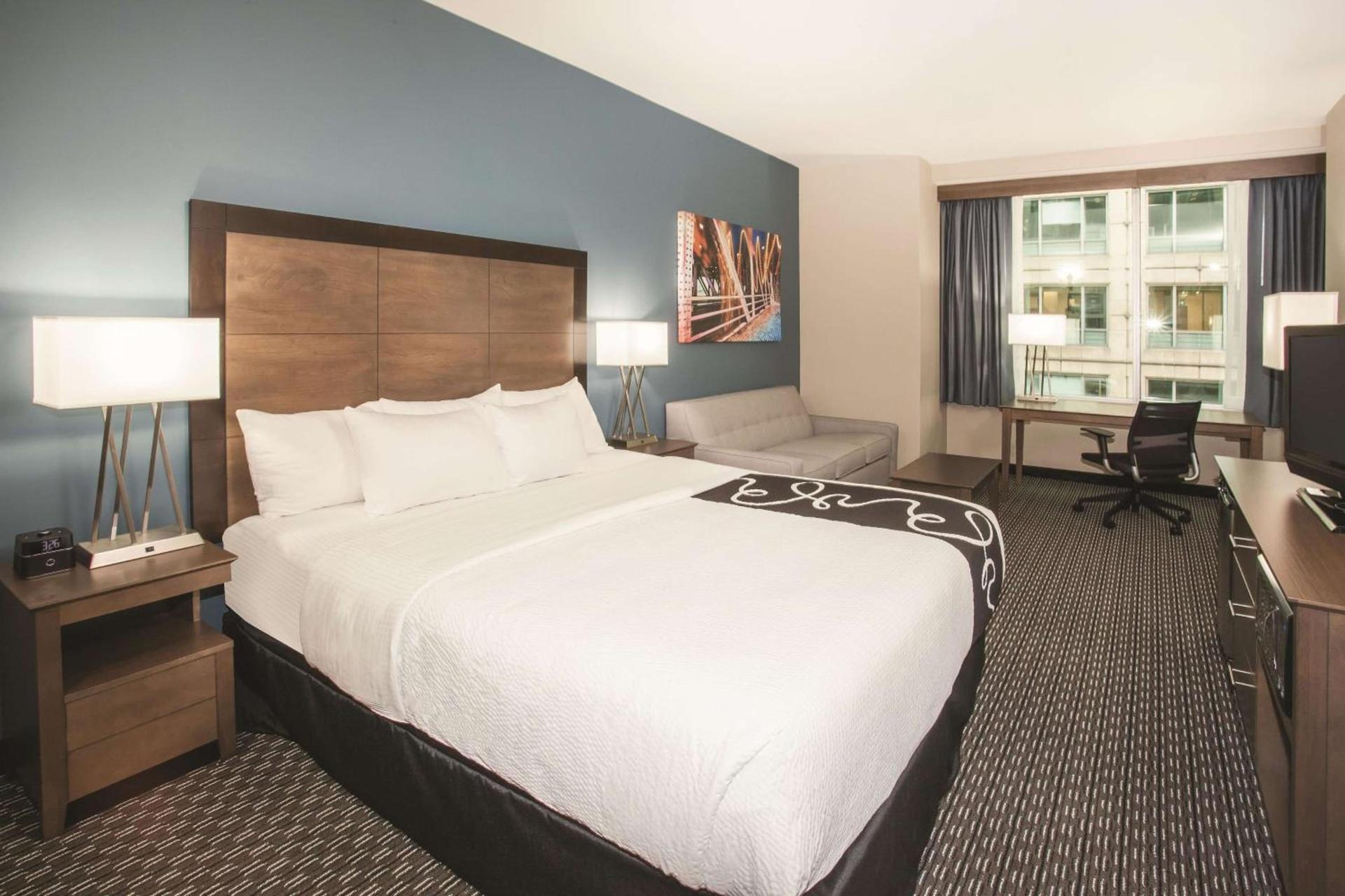 La Quinta Inn & Suites by Wyndham Chicago Downtown photo 11