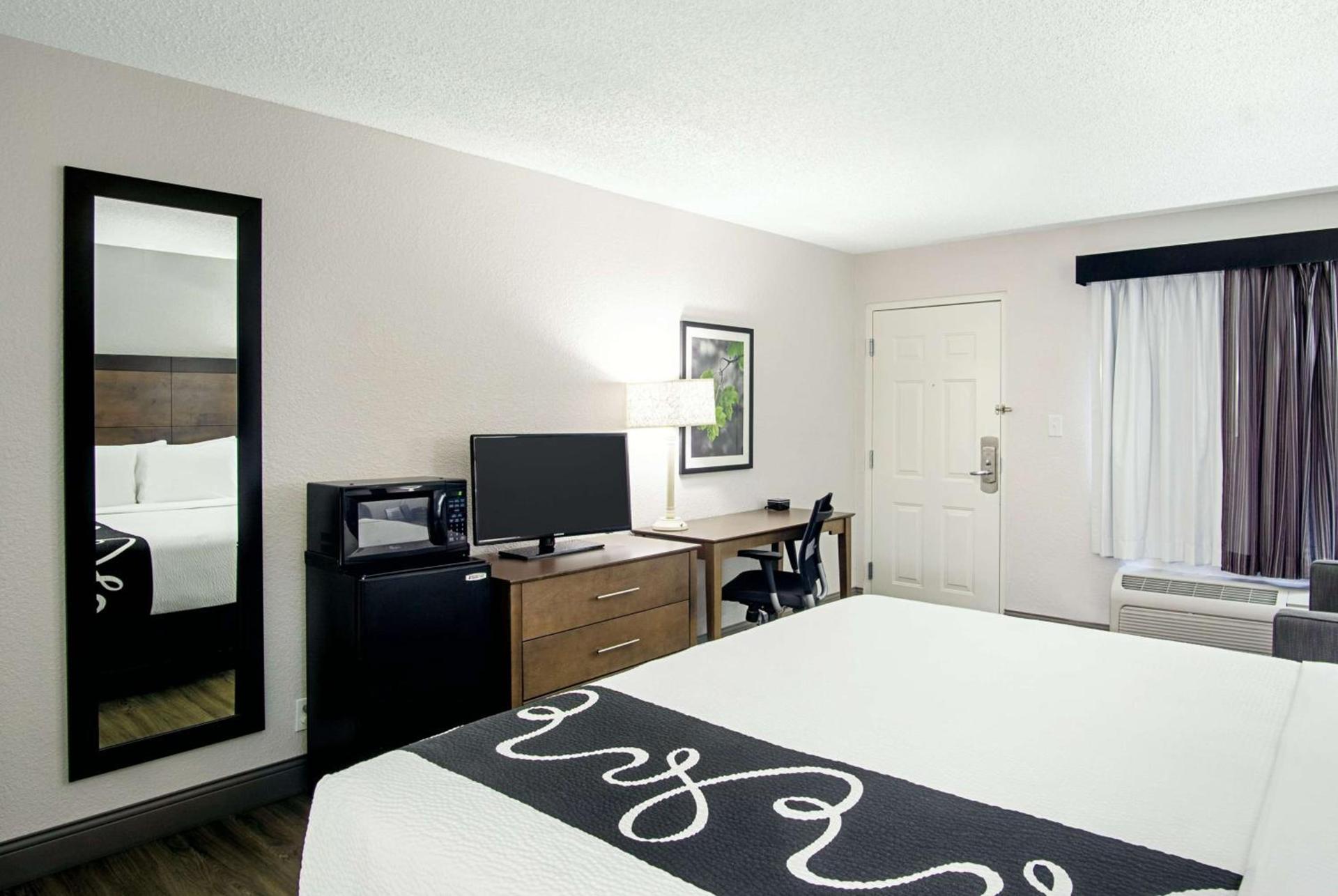 La Quinta Inn by Wyndham West Palm Beach - Florida Turnpike photo 35