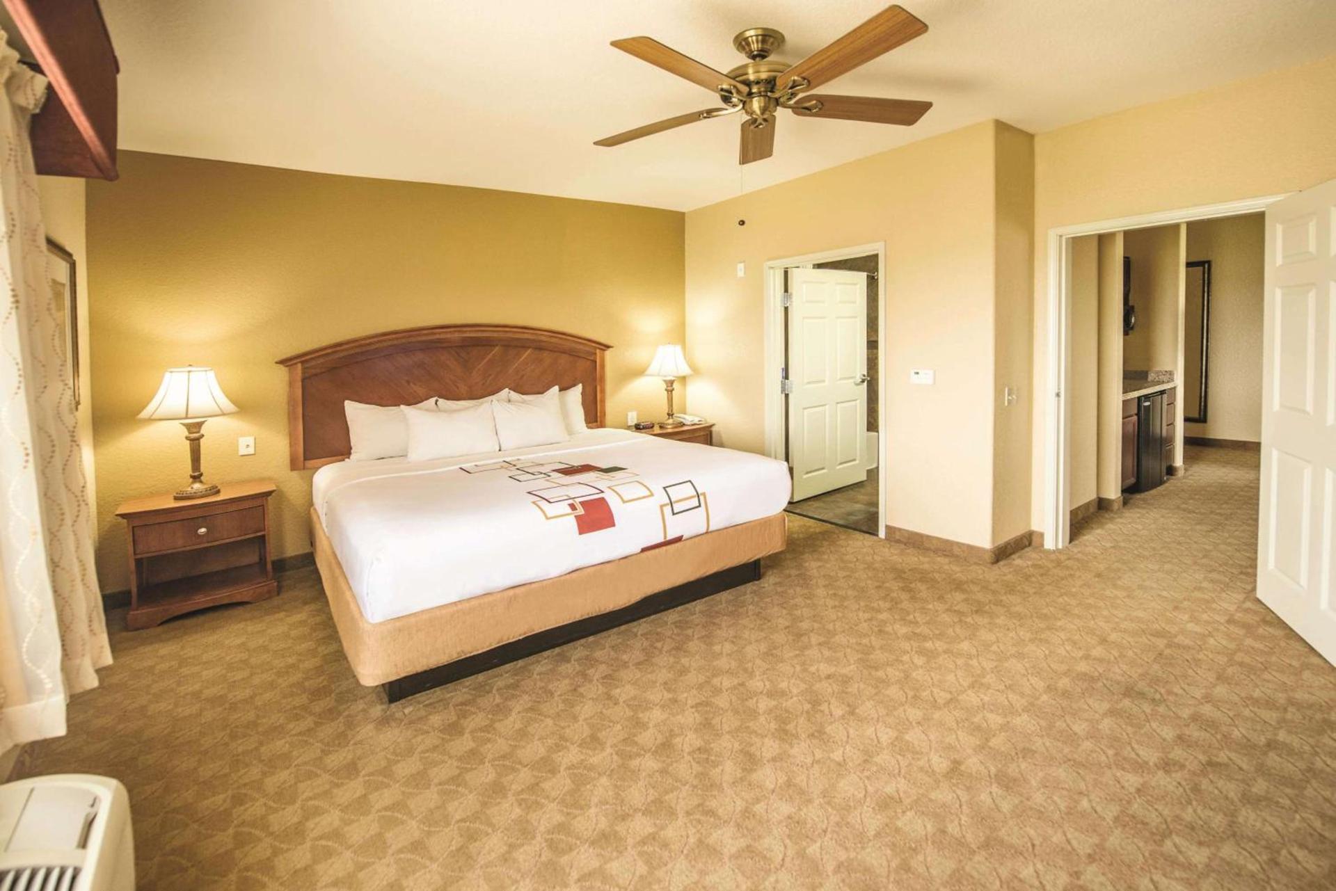 La Quinta by Wyndham Marble Falls photo 43