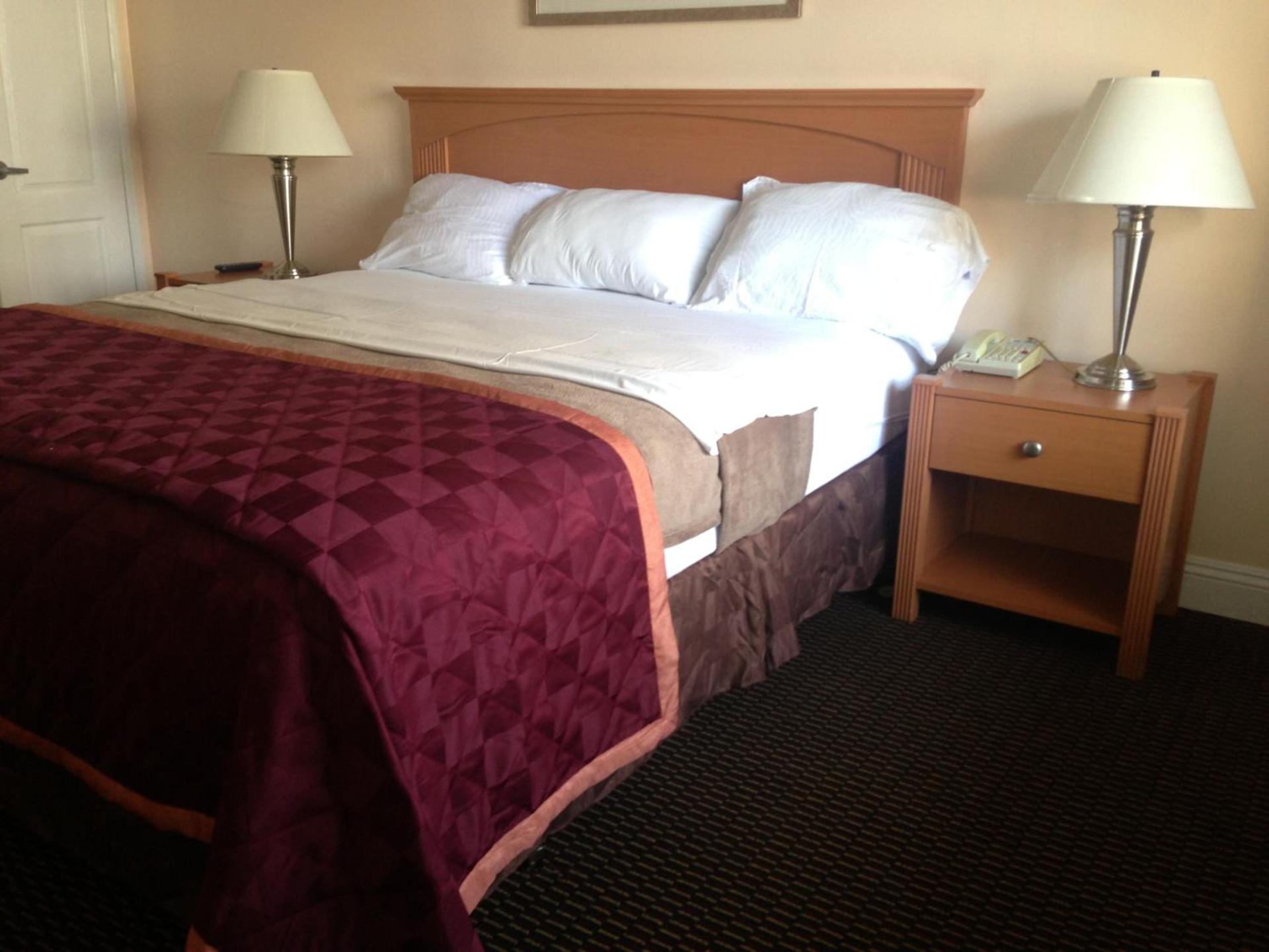 Econo Lodge Oakland Lake Merritt Area photo 30