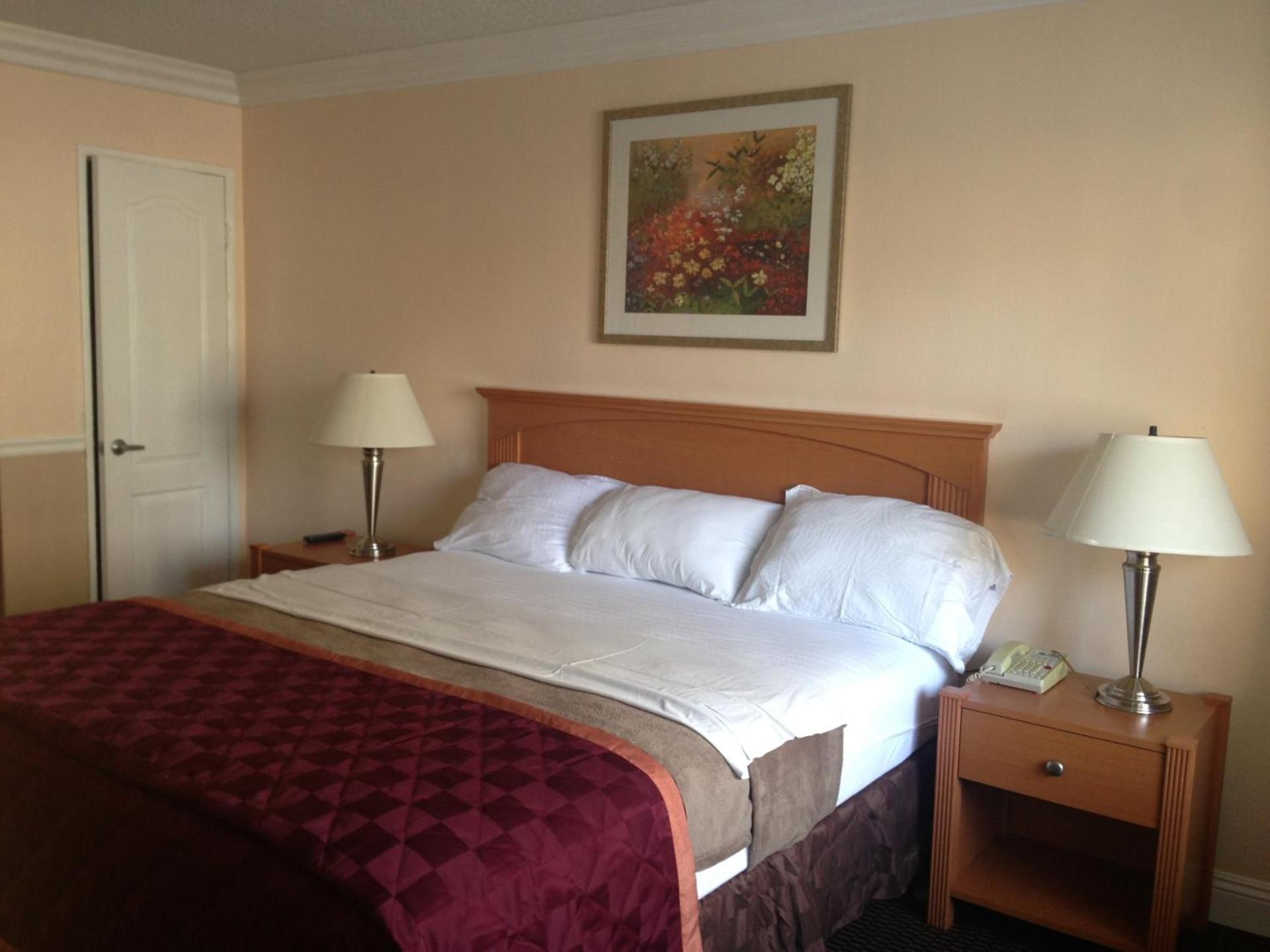Econo Lodge Oakland Lake Merritt Area photo 23