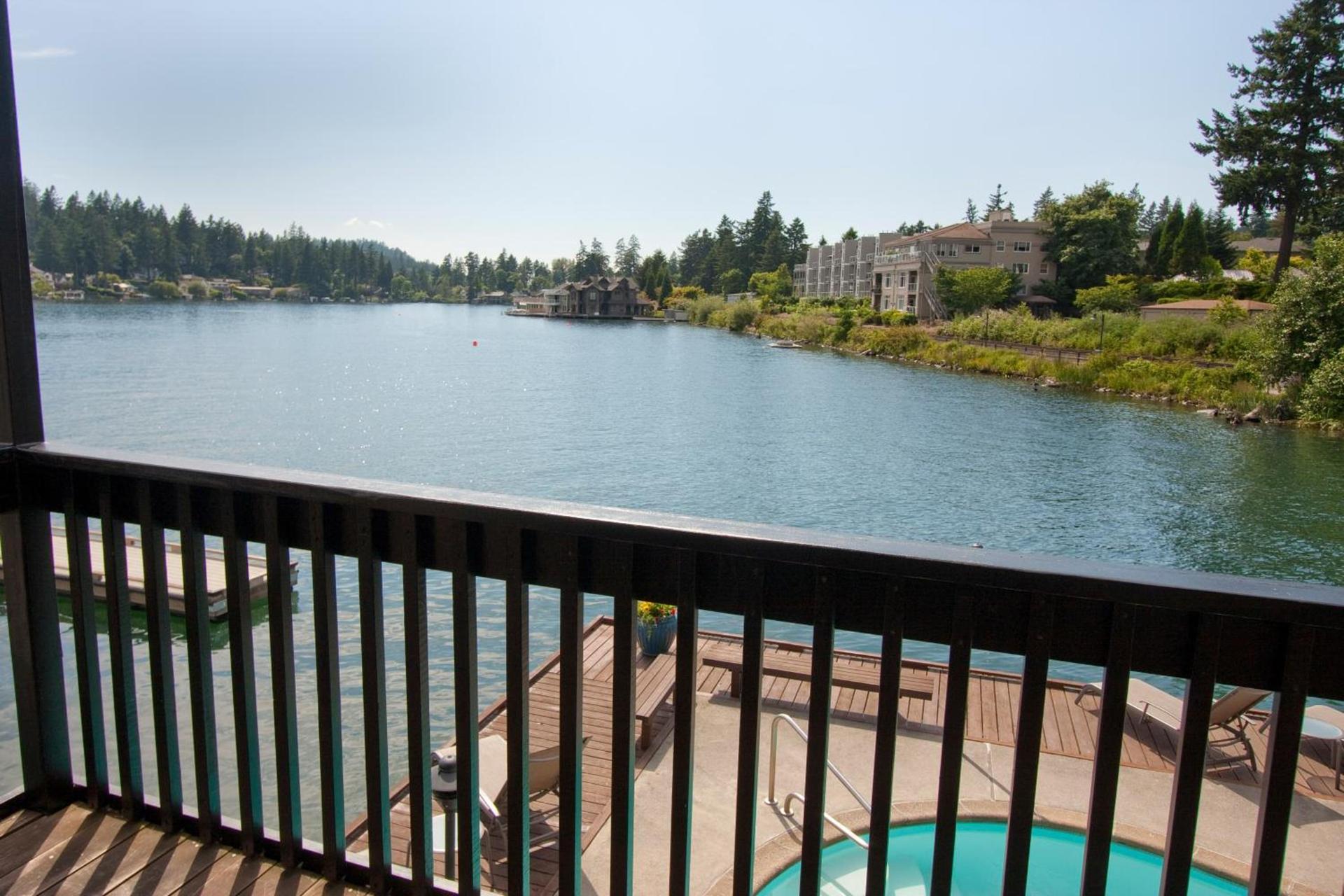Lakeshore Inn photo 4