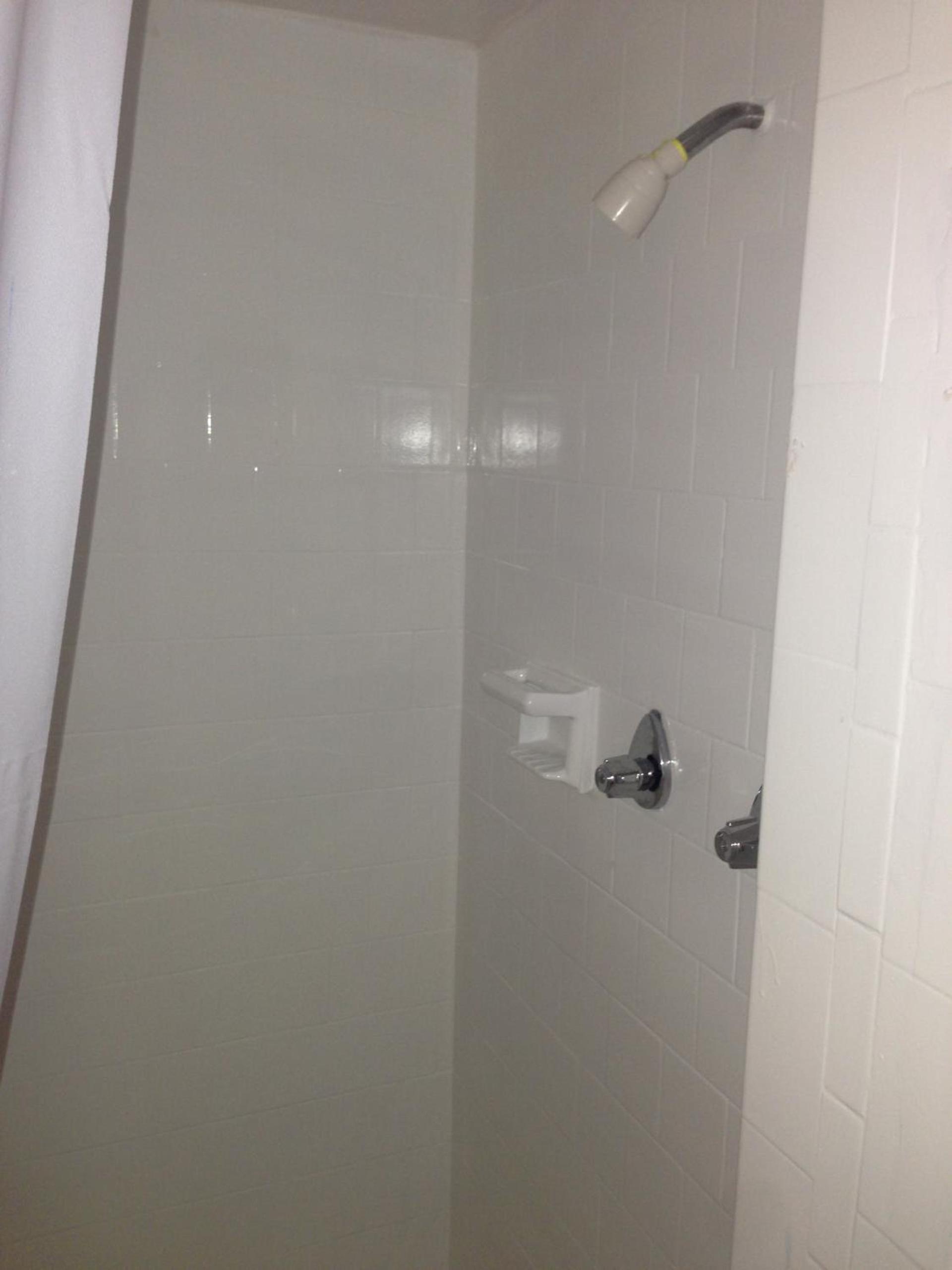 Econo Lodge Oakland Lake Merritt Area photo 31