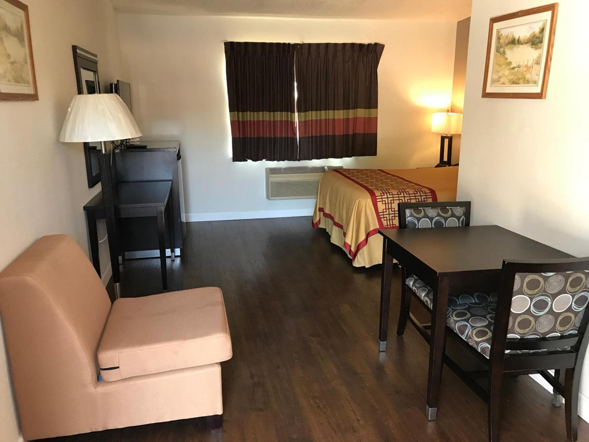 Manhattan Inn & Suites photo 13