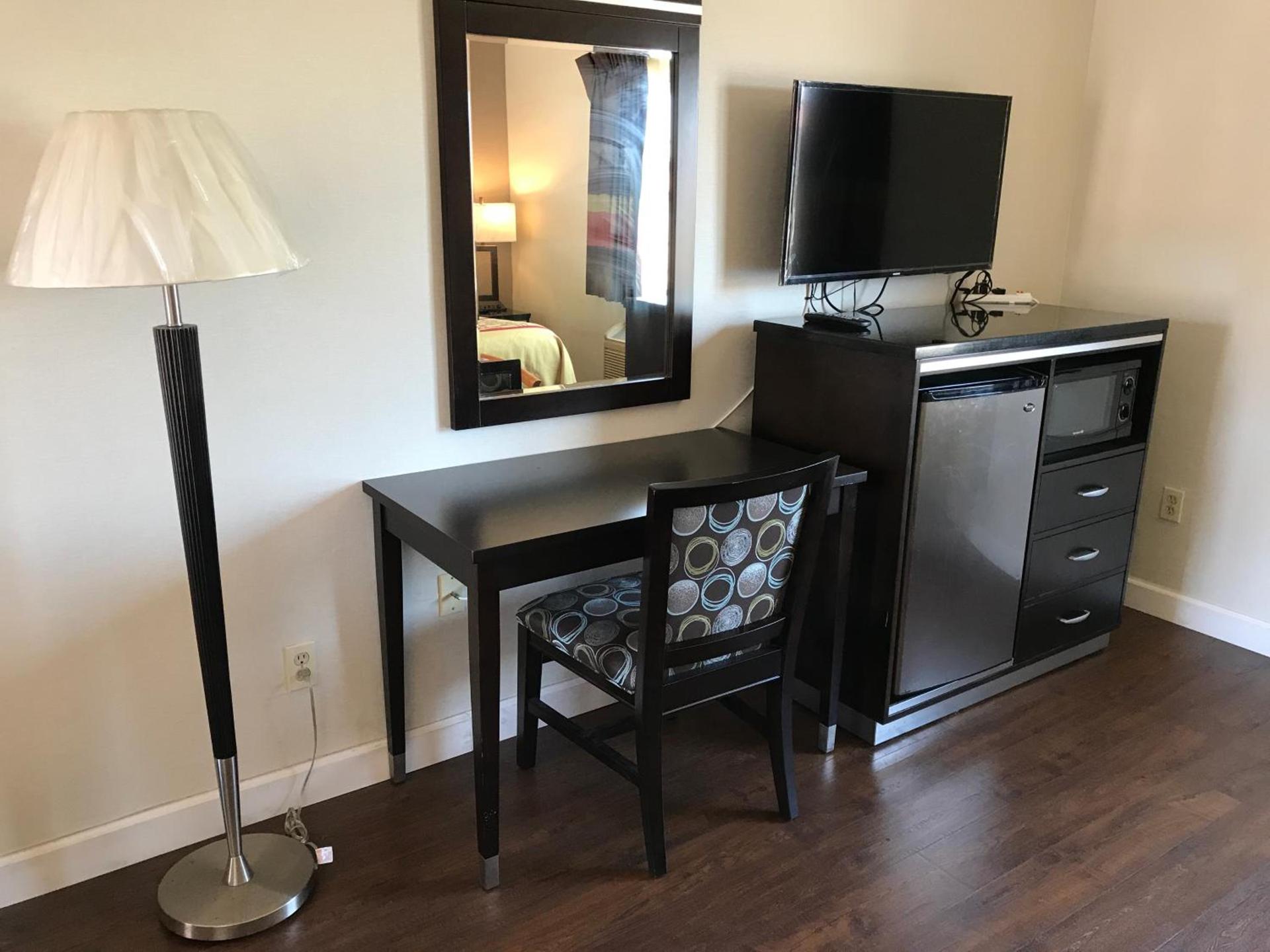 Manhattan Inn & Suites photo 15