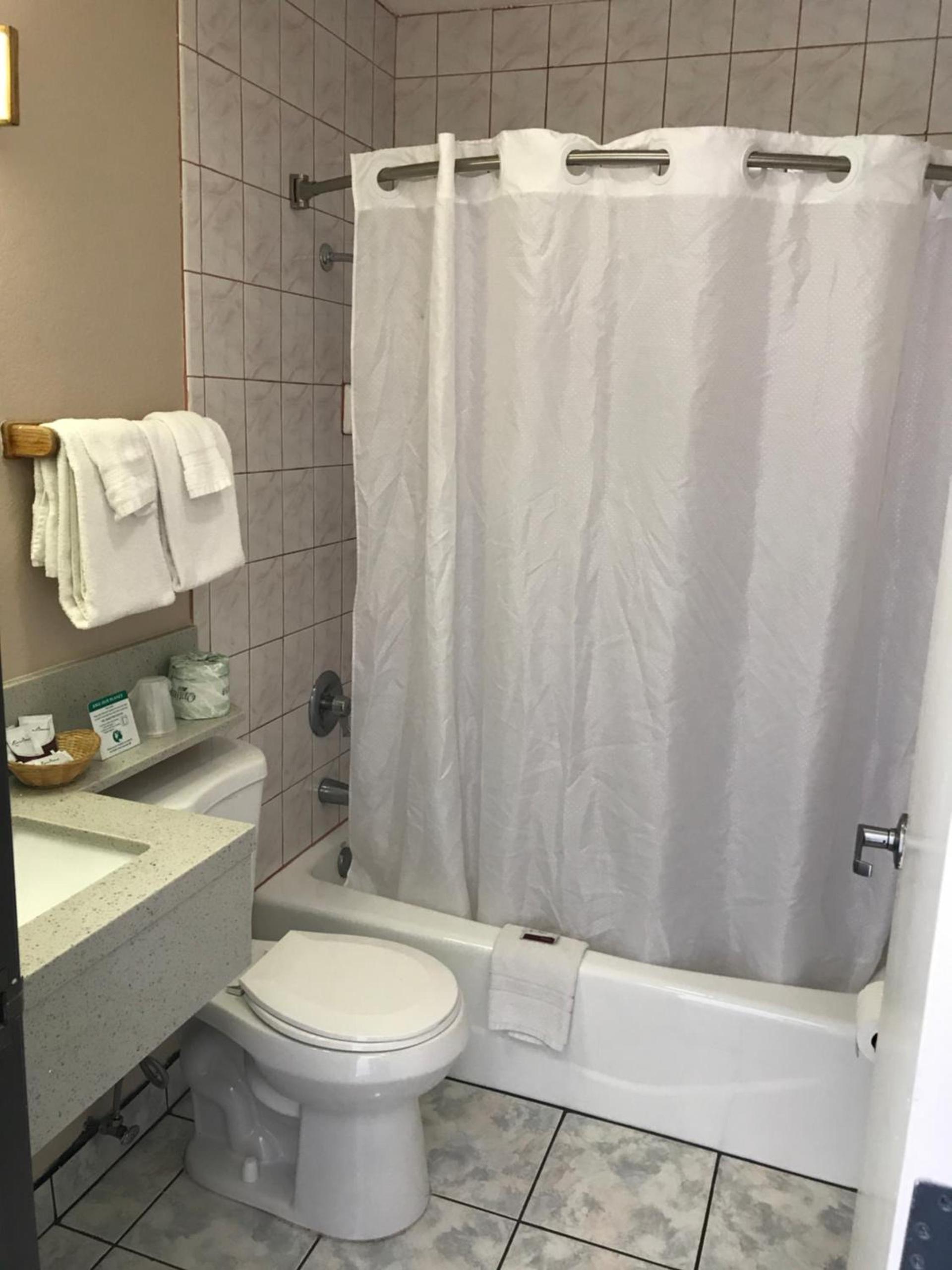 Manhattan Inn & Suites photo 16