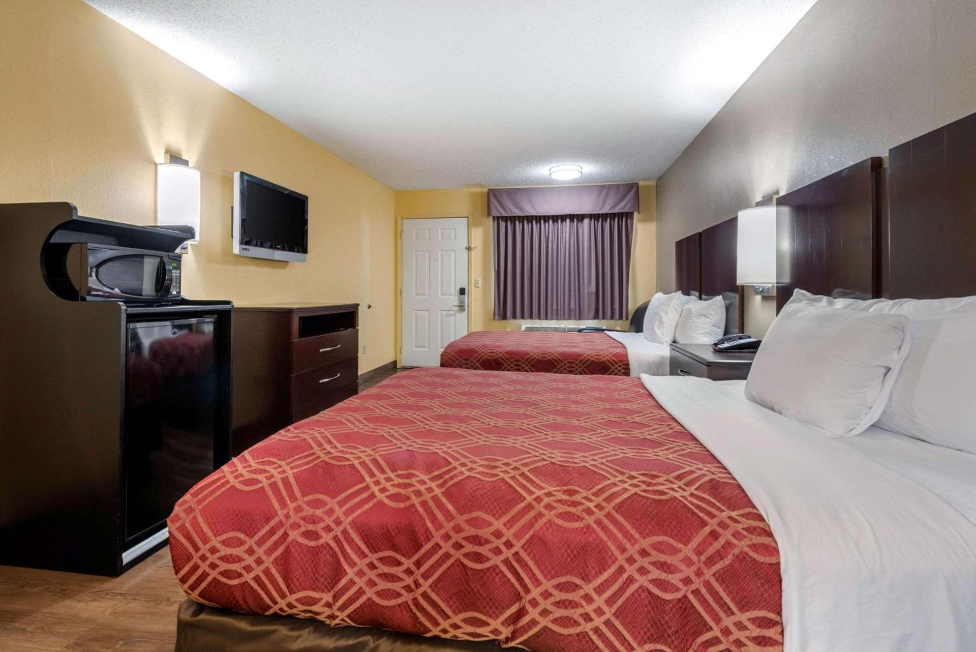 Econo Lodge Lexington Southeast photo 21