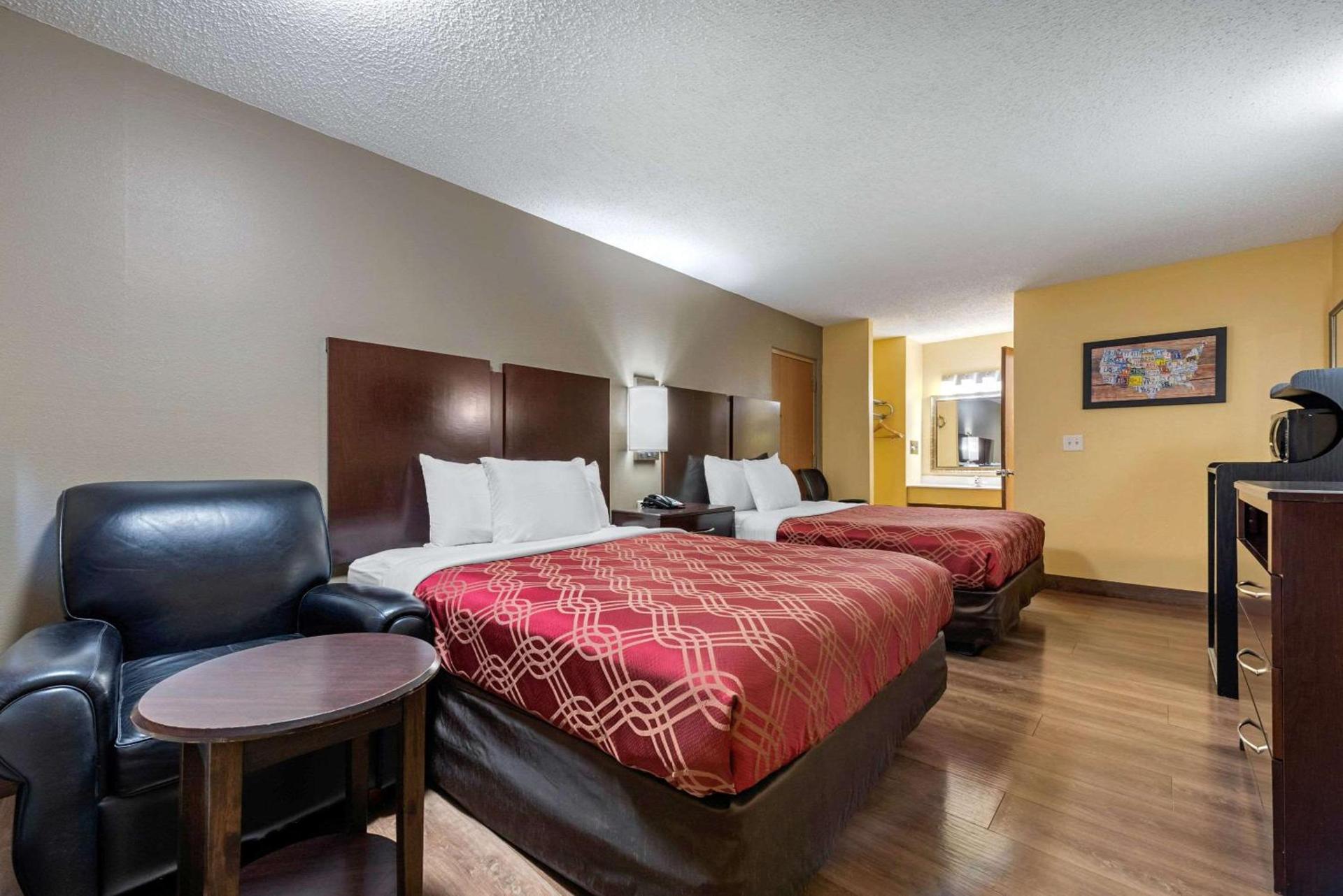 Econo Lodge Lexington Southeast photo 15