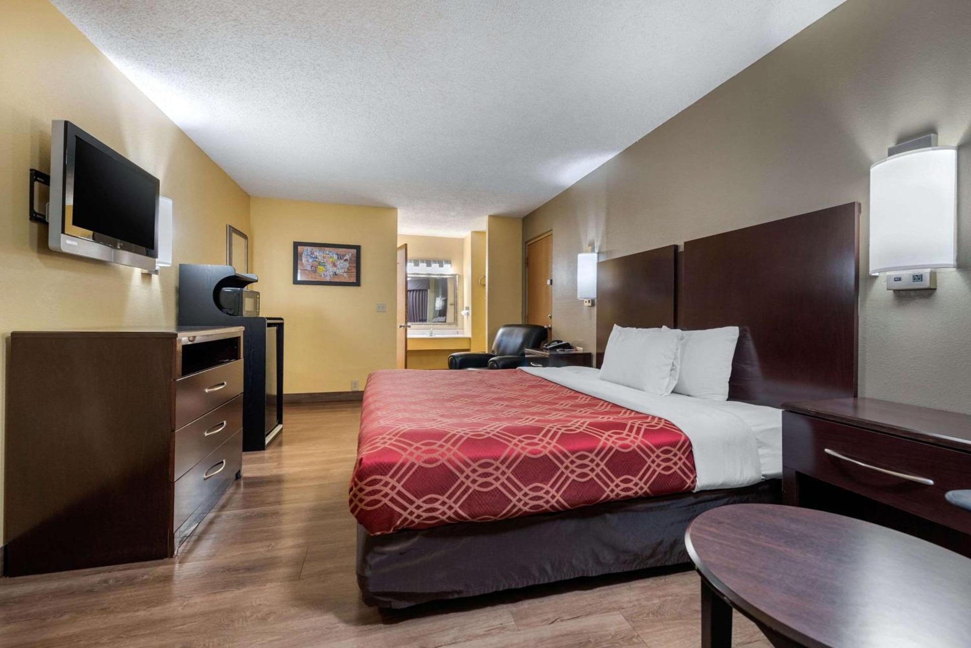 Econo Lodge Lexington Southeast photo 12