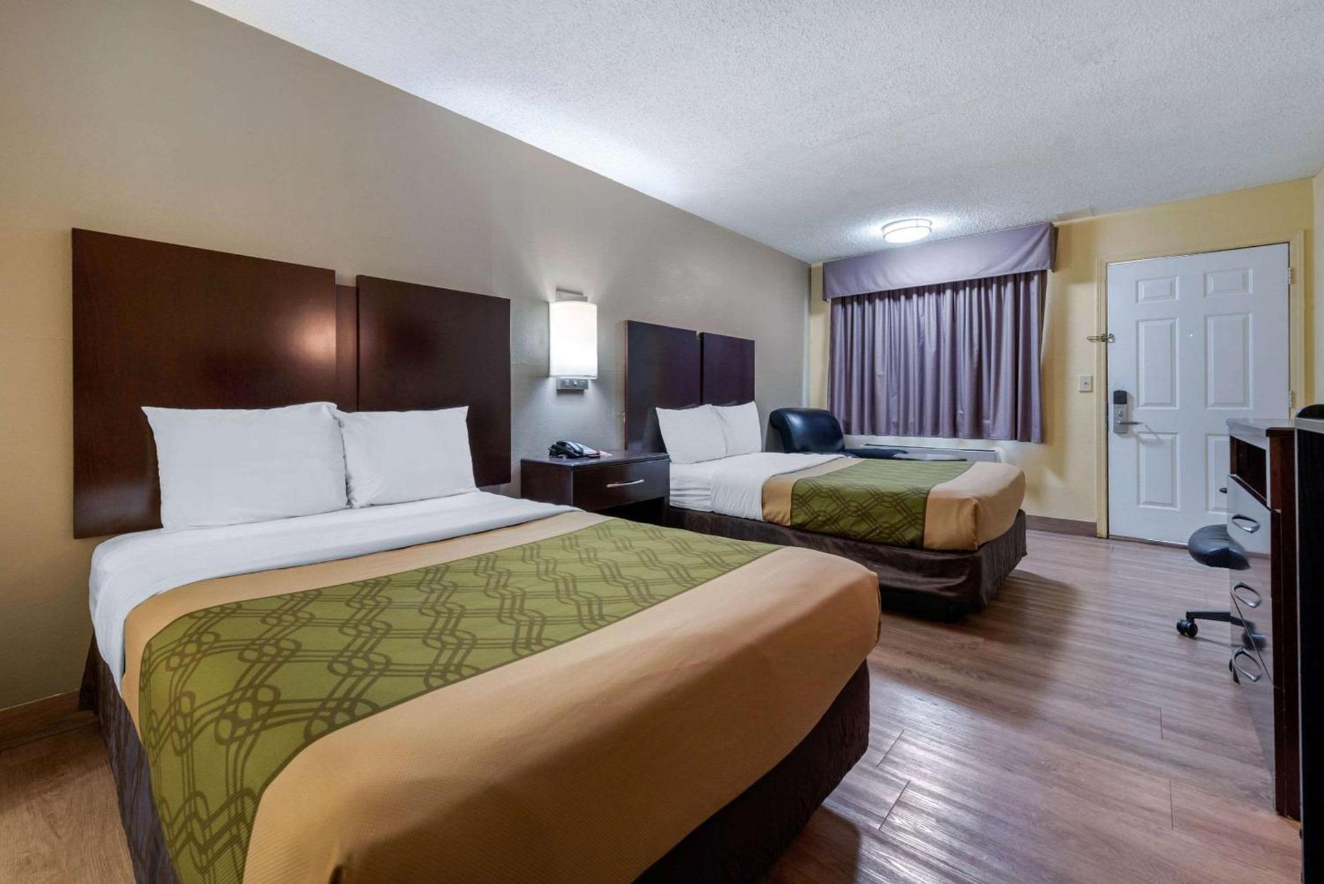 Econo Lodge Lexington Southeast photo 8