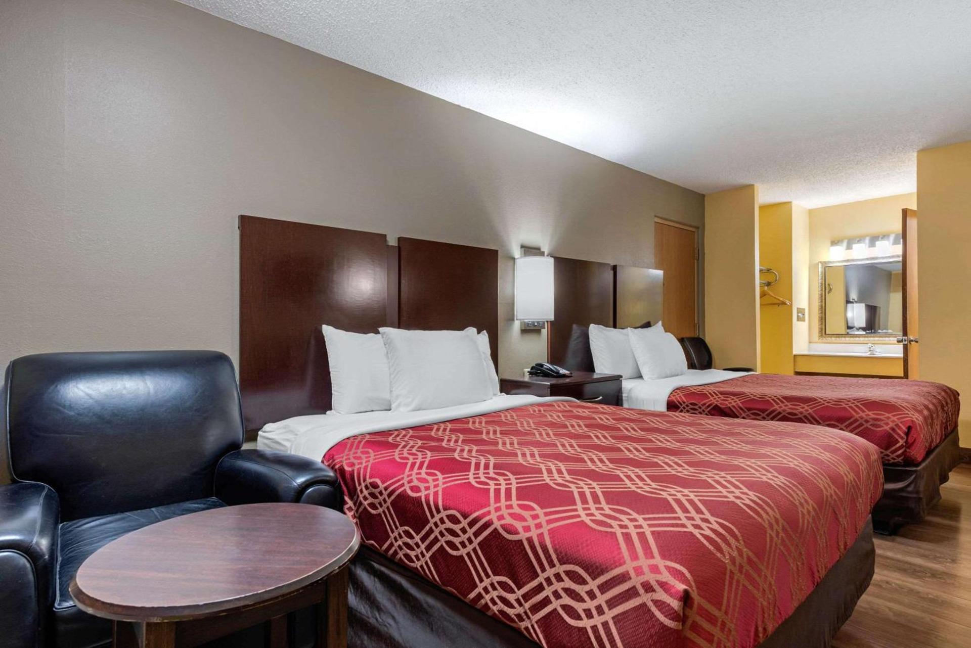 Econo Lodge Lexington Southeast photo 16