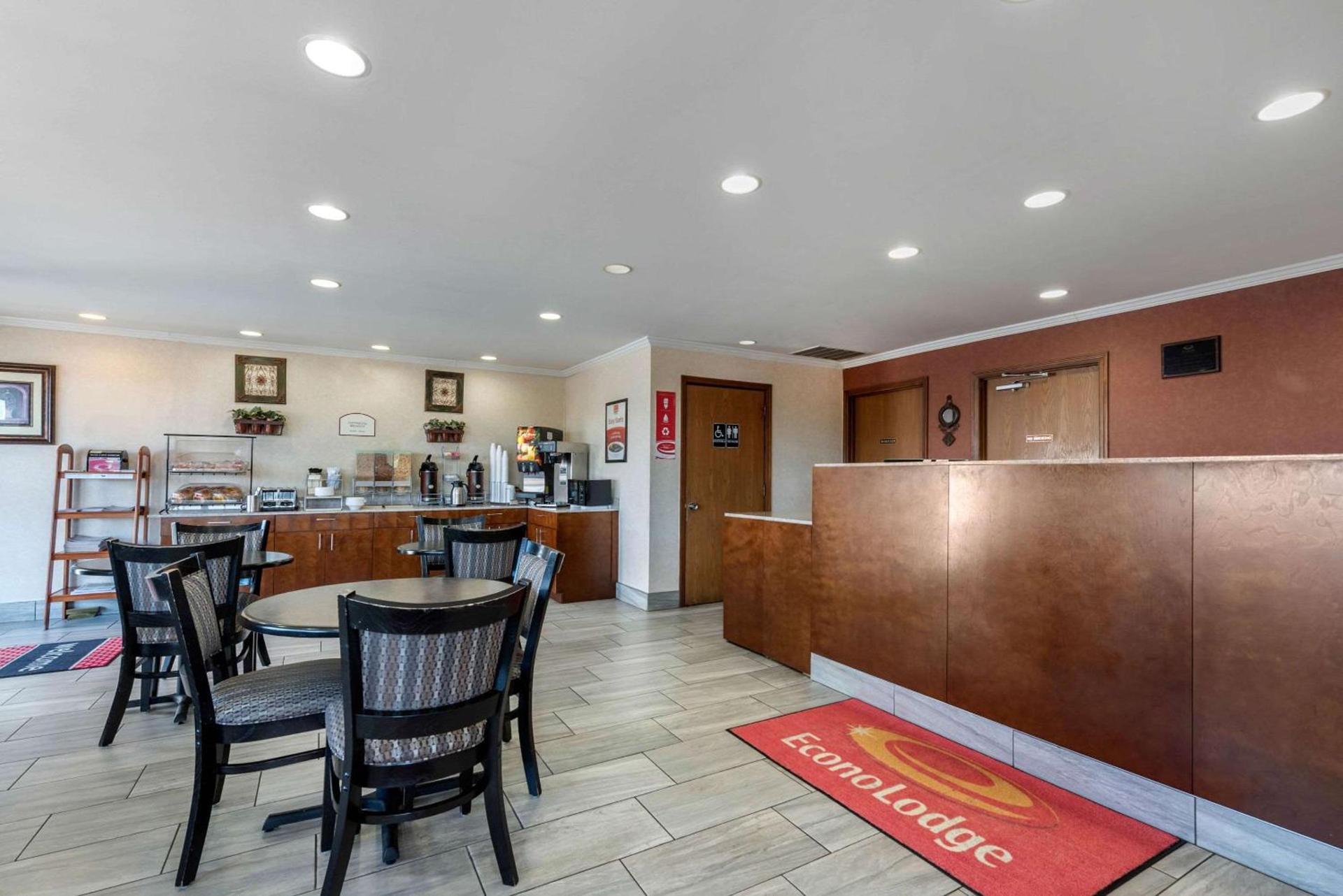 Econo Lodge Lexington Southeast photo 4