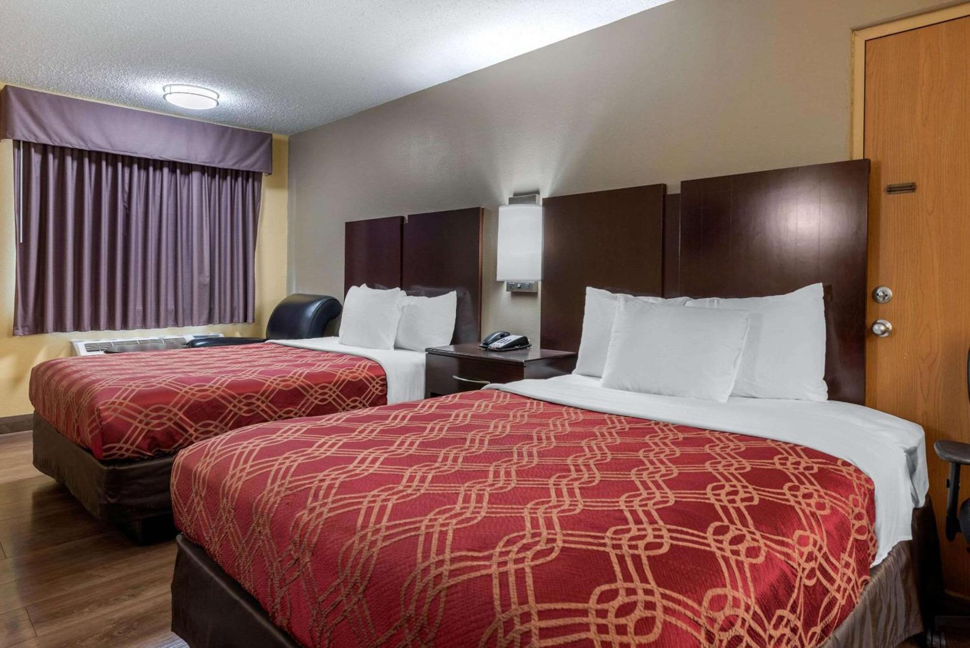 Econo Lodge Lexington Southeast photo 6