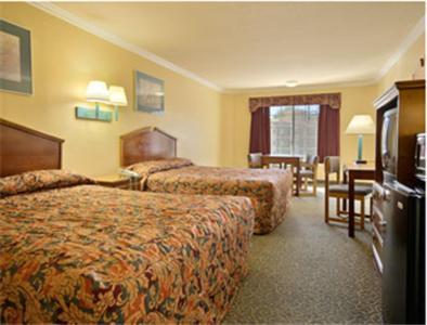 Super 8 by Wyndham Los Angeles Downtown photo 14