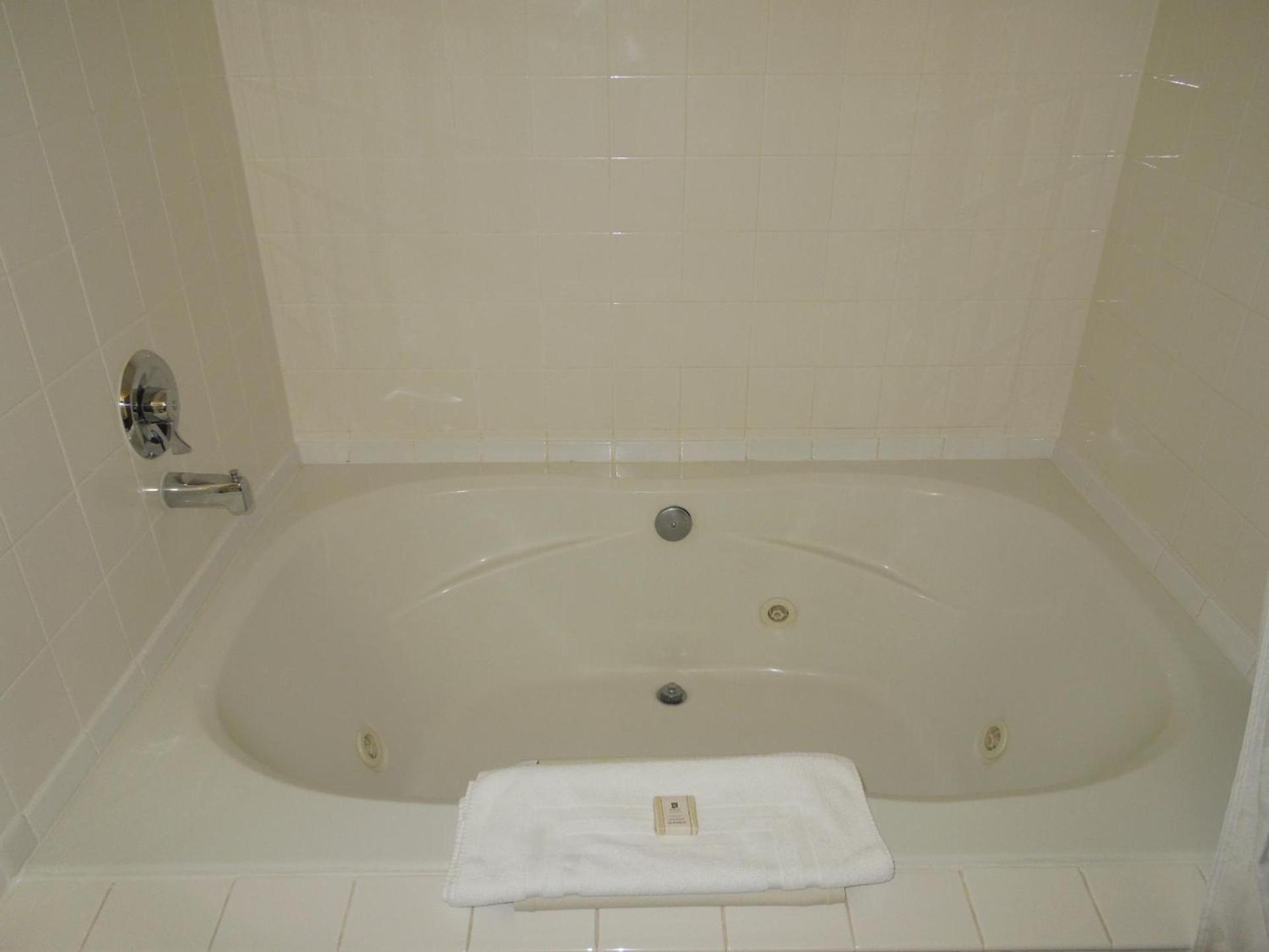 Ebb Tide Oceanfront Inn photo 11