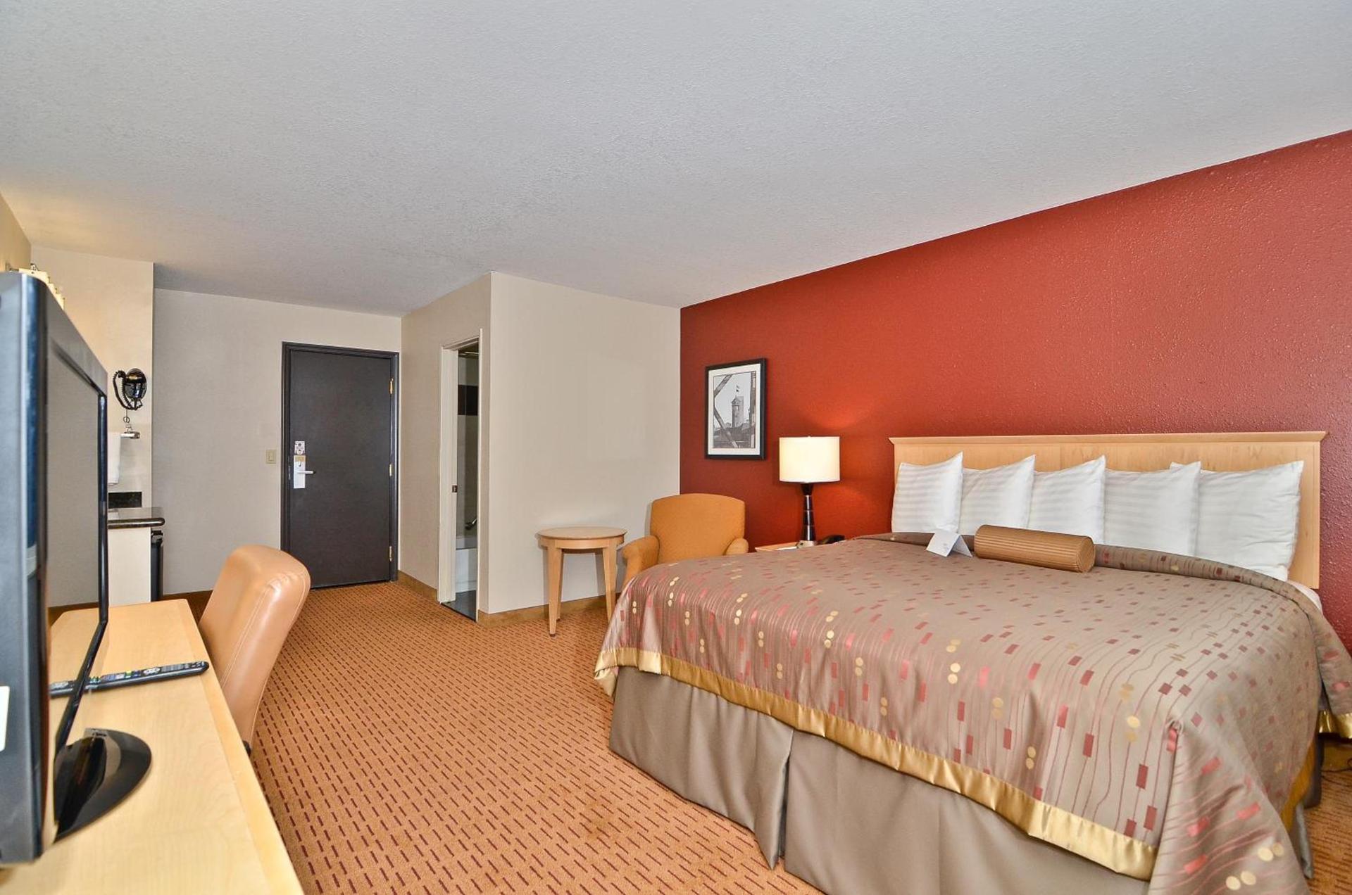 Clackamas Inn and Suites photo 28