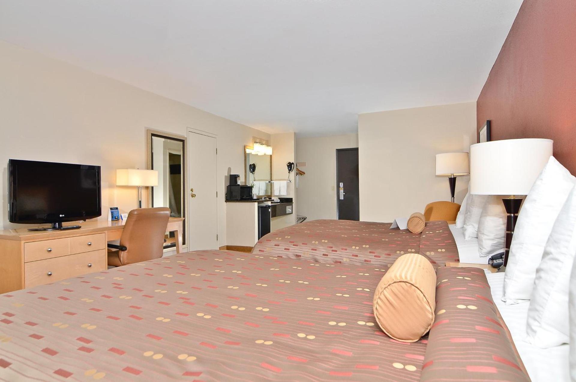 Clackamas Inn and Suites photo 20