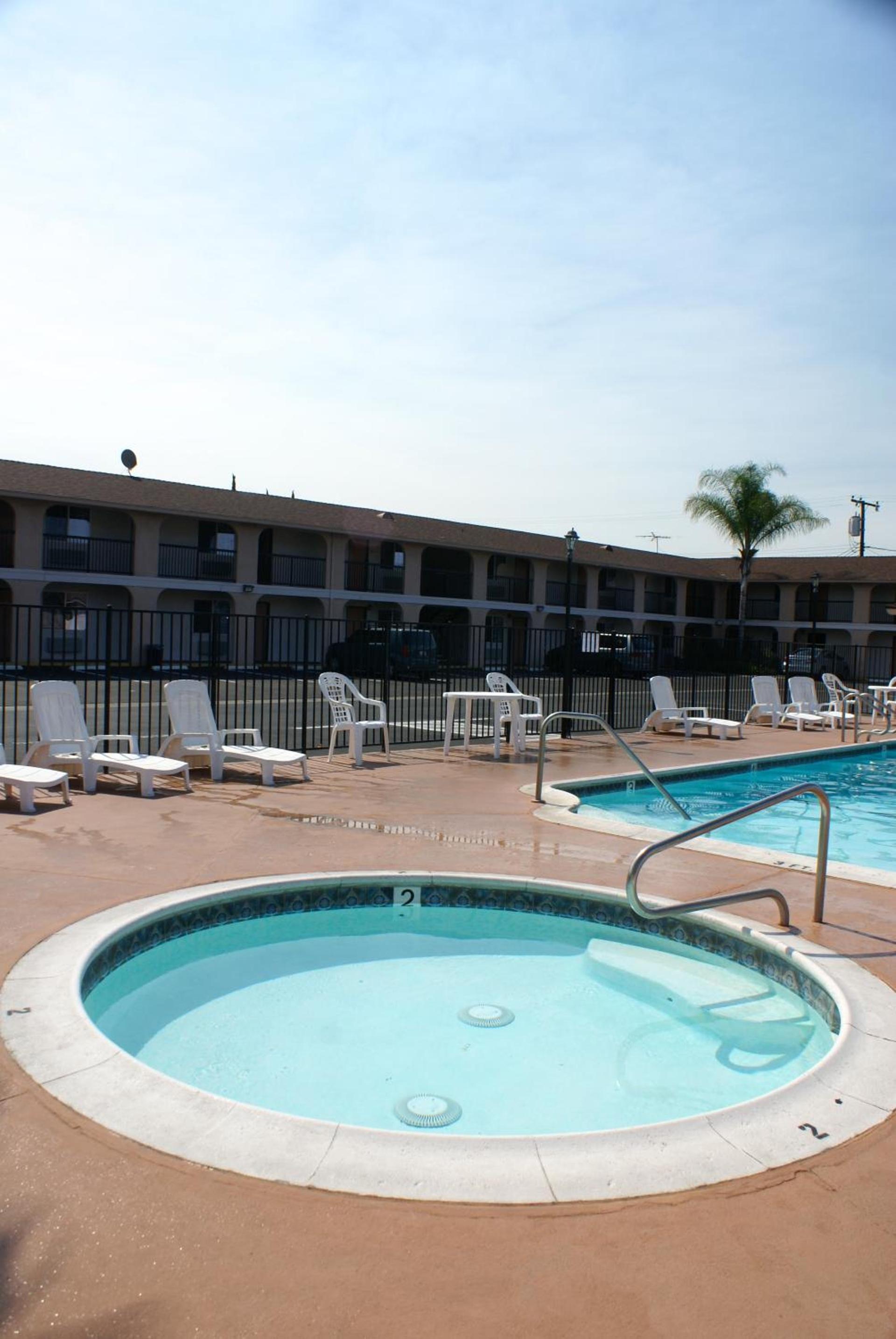 Colony Inn photo 18