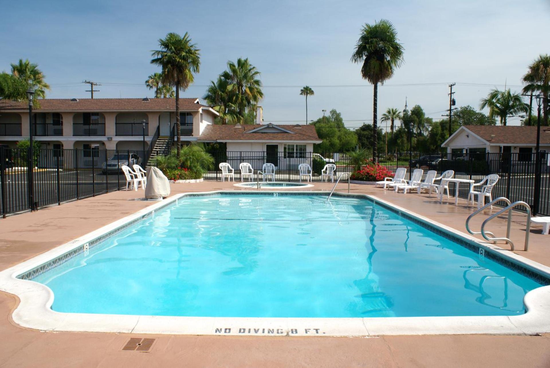 Colony Inn photo 23