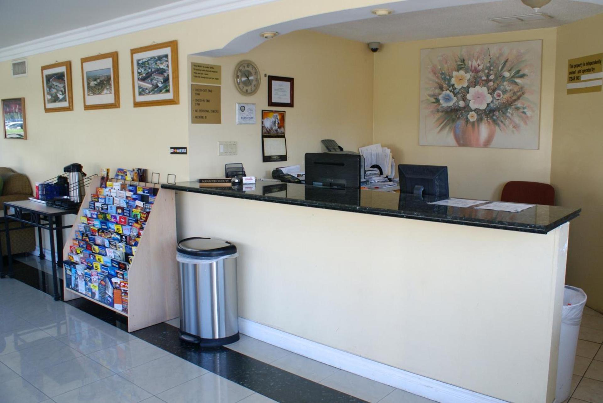 Colony Inn photo 25
