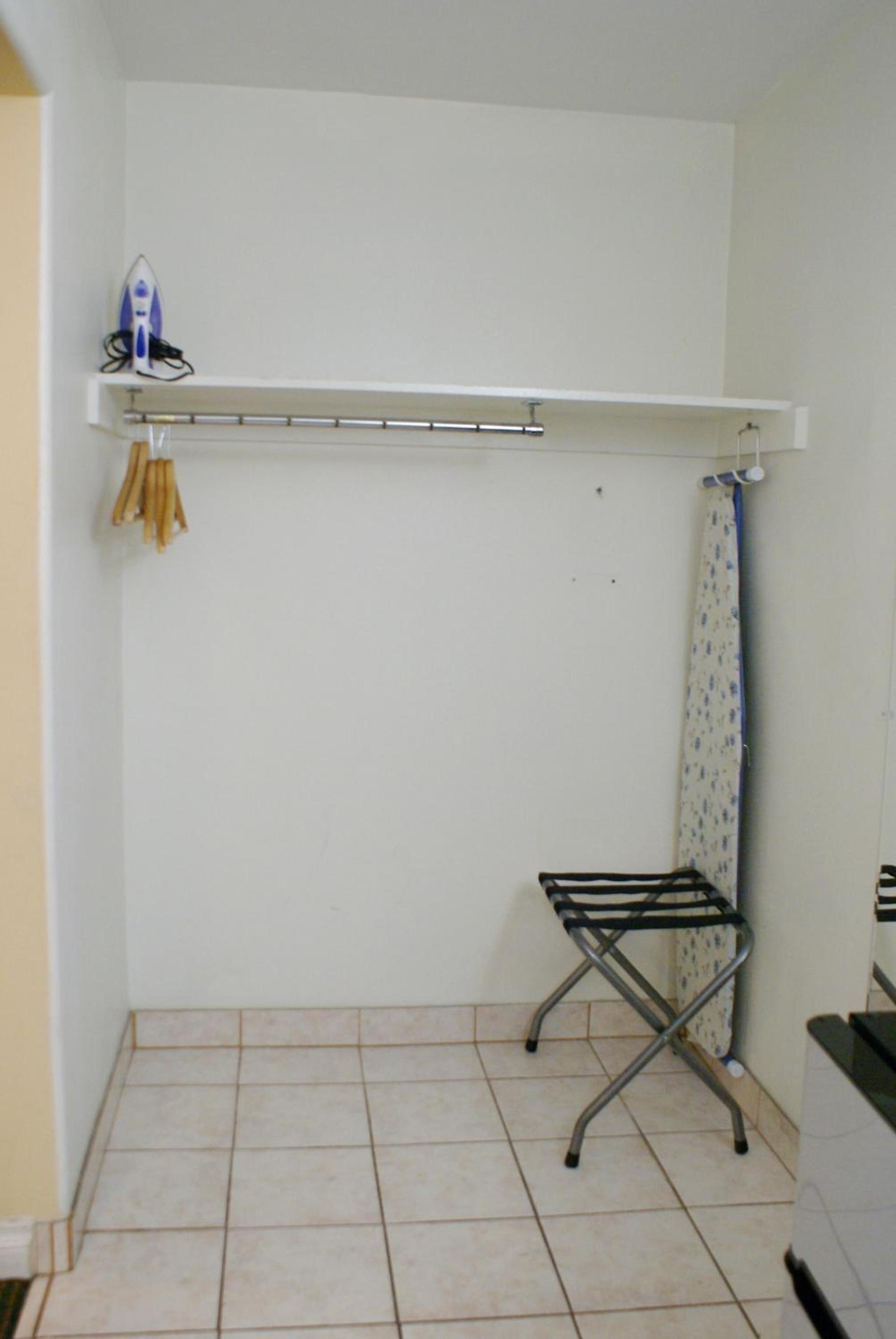 Colony Inn photo 36