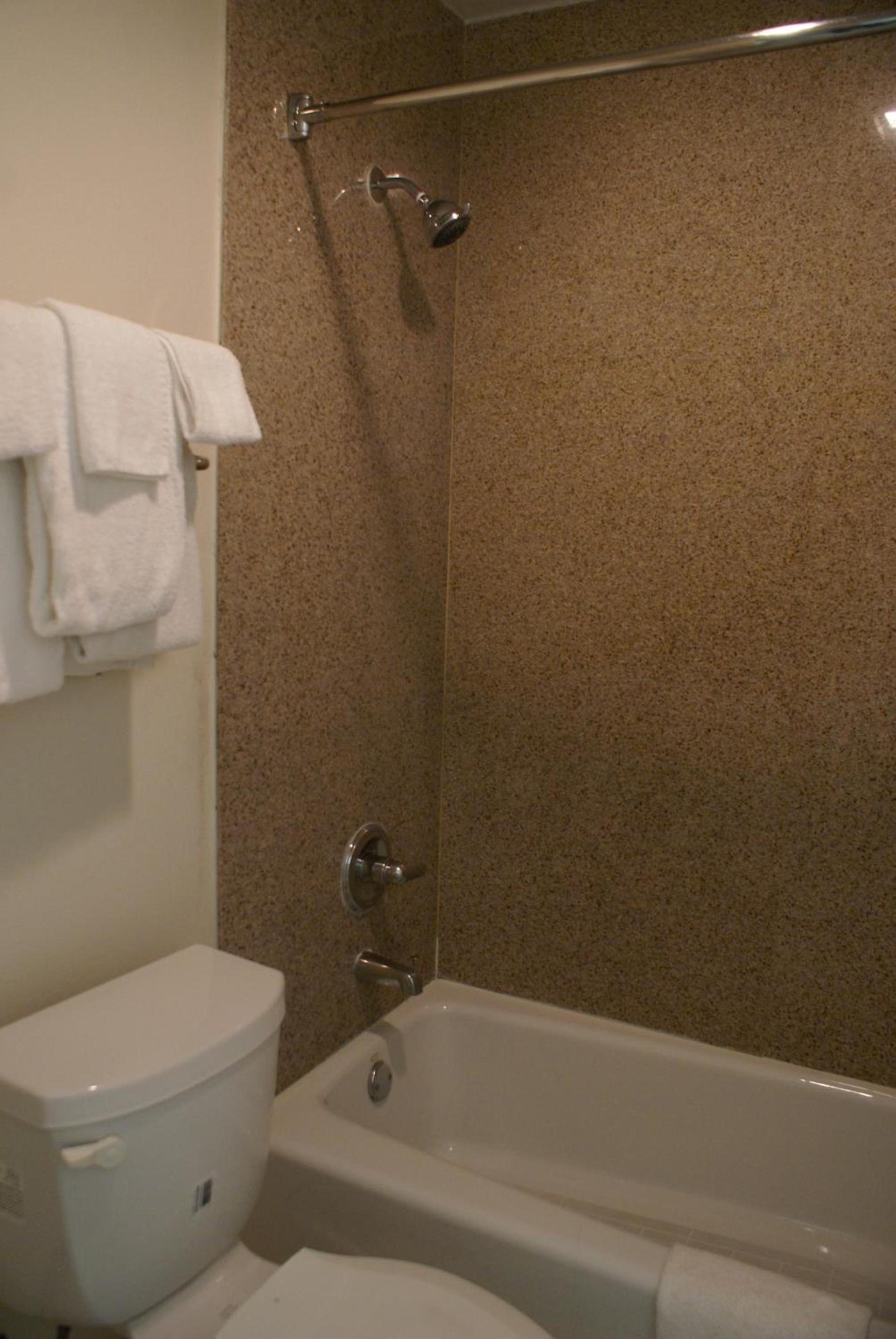Colony Inn photo 34
