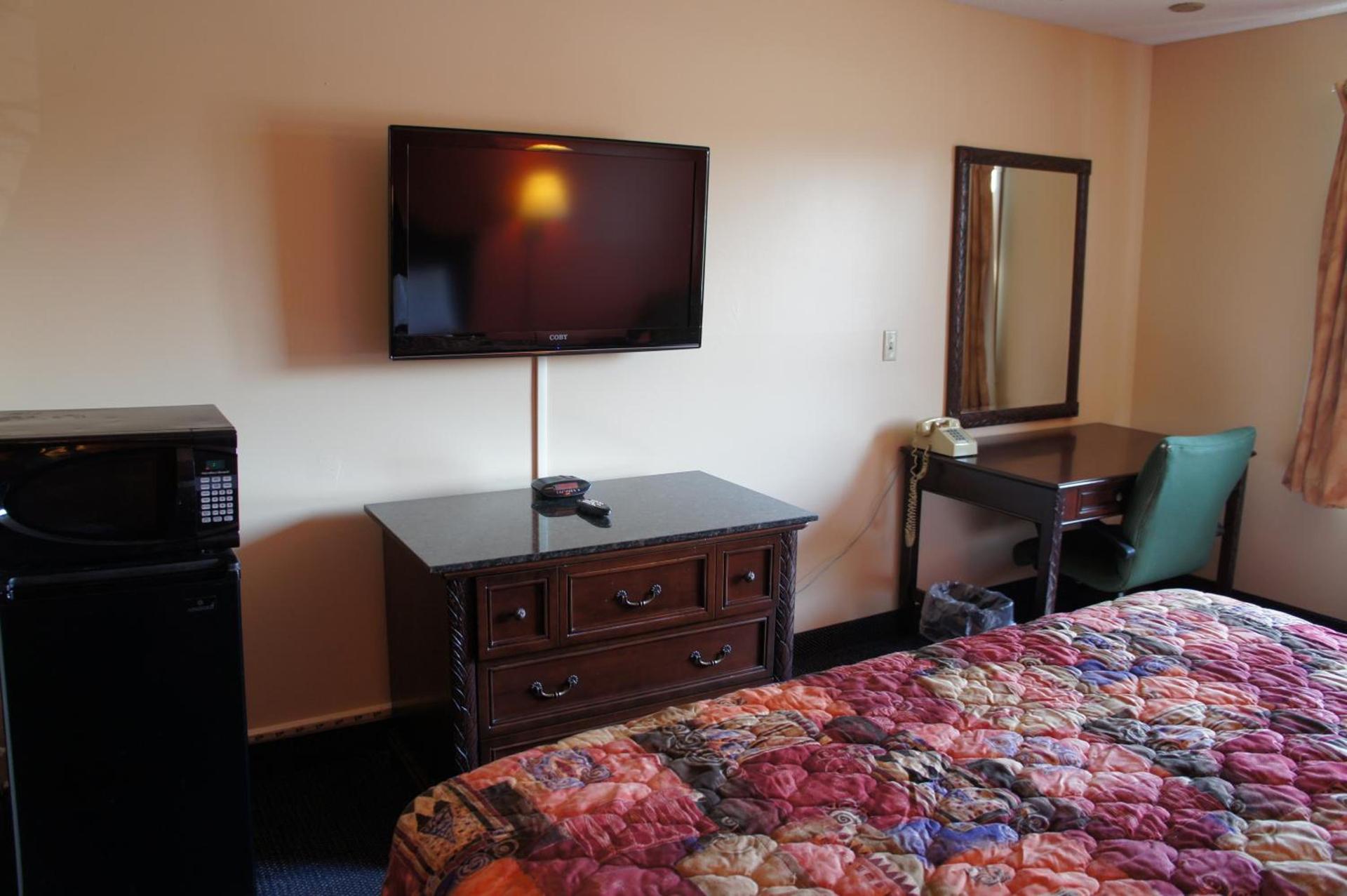 Coratel Inn and Suites Maple Grove photo 62