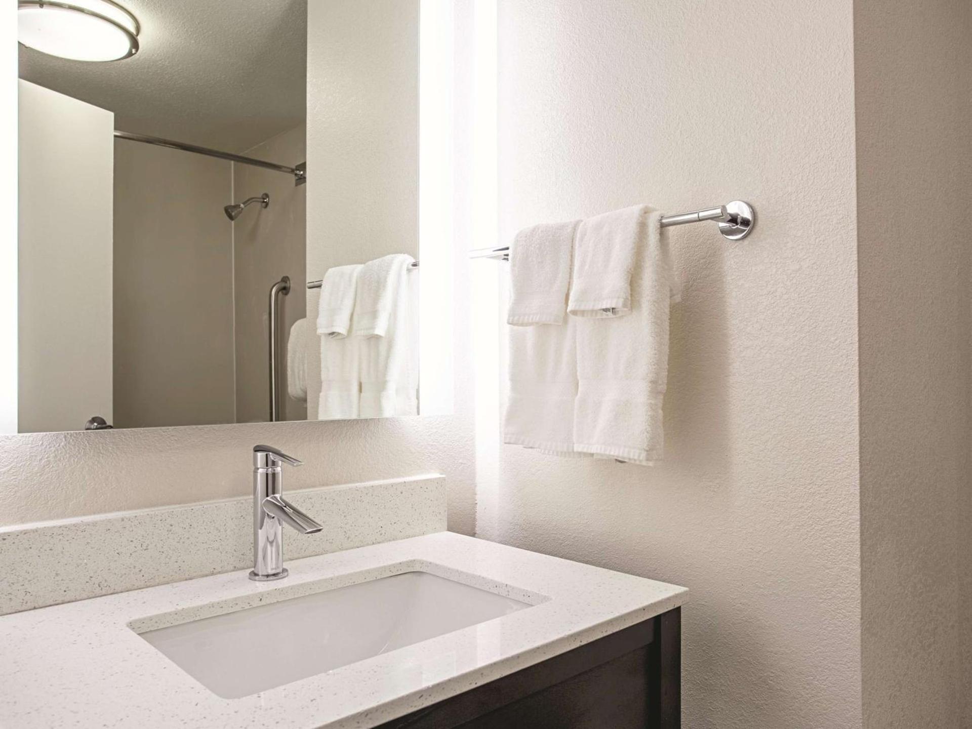 La Quinta by Wyndham Baltimore N / White Marsh photo 11