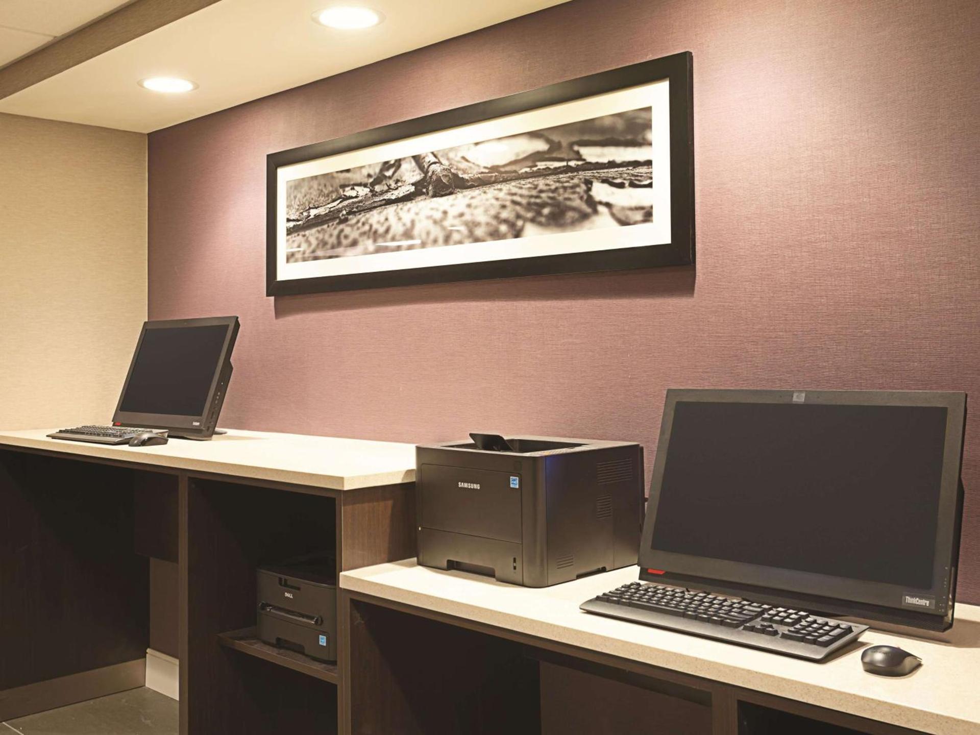 La Quinta by Wyndham Baltimore BWI Airport photo 6