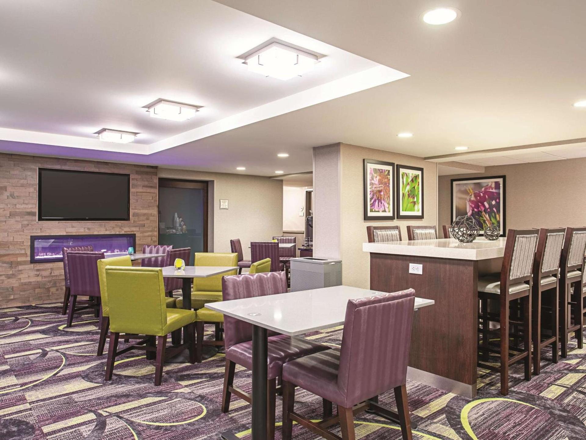 La Quinta by Wyndham Baltimore N / White Marsh photo 6
