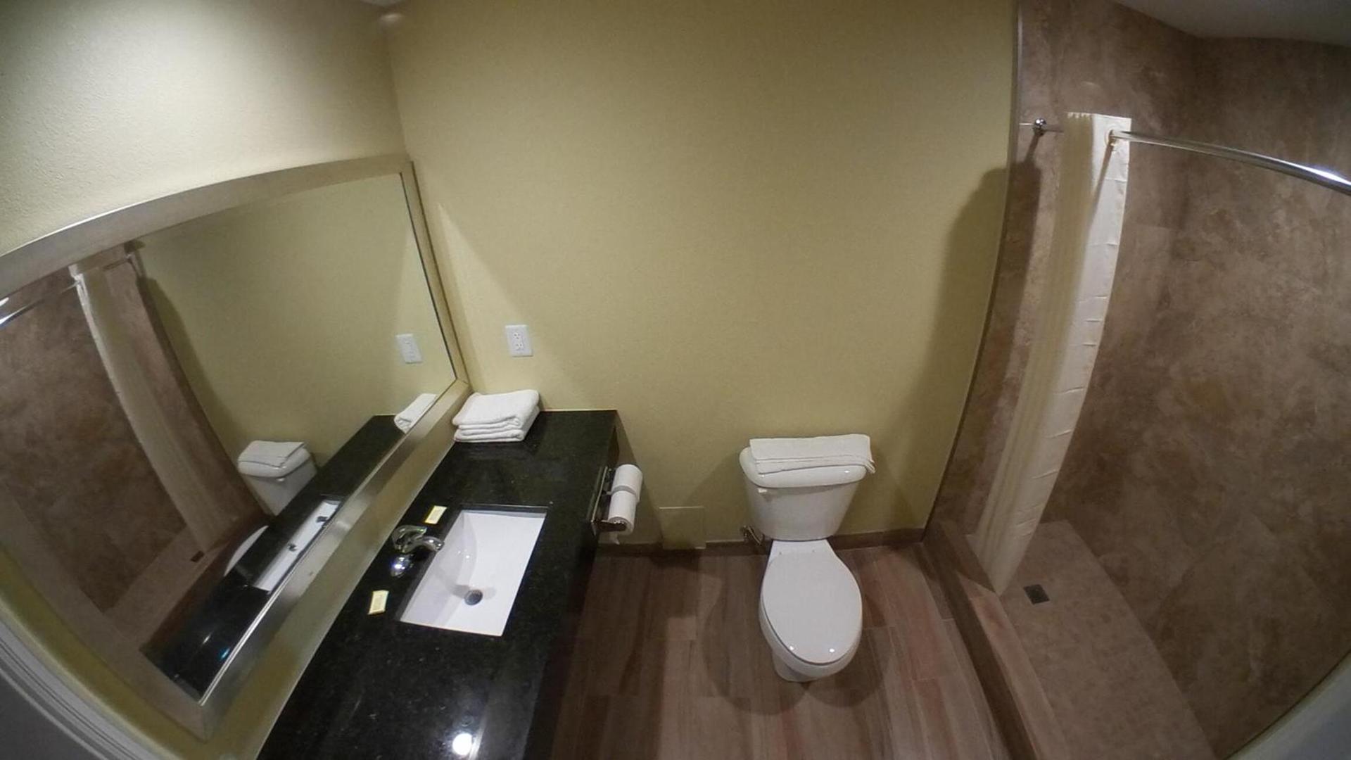 Travel Inn of Riviera Beach photo 24
