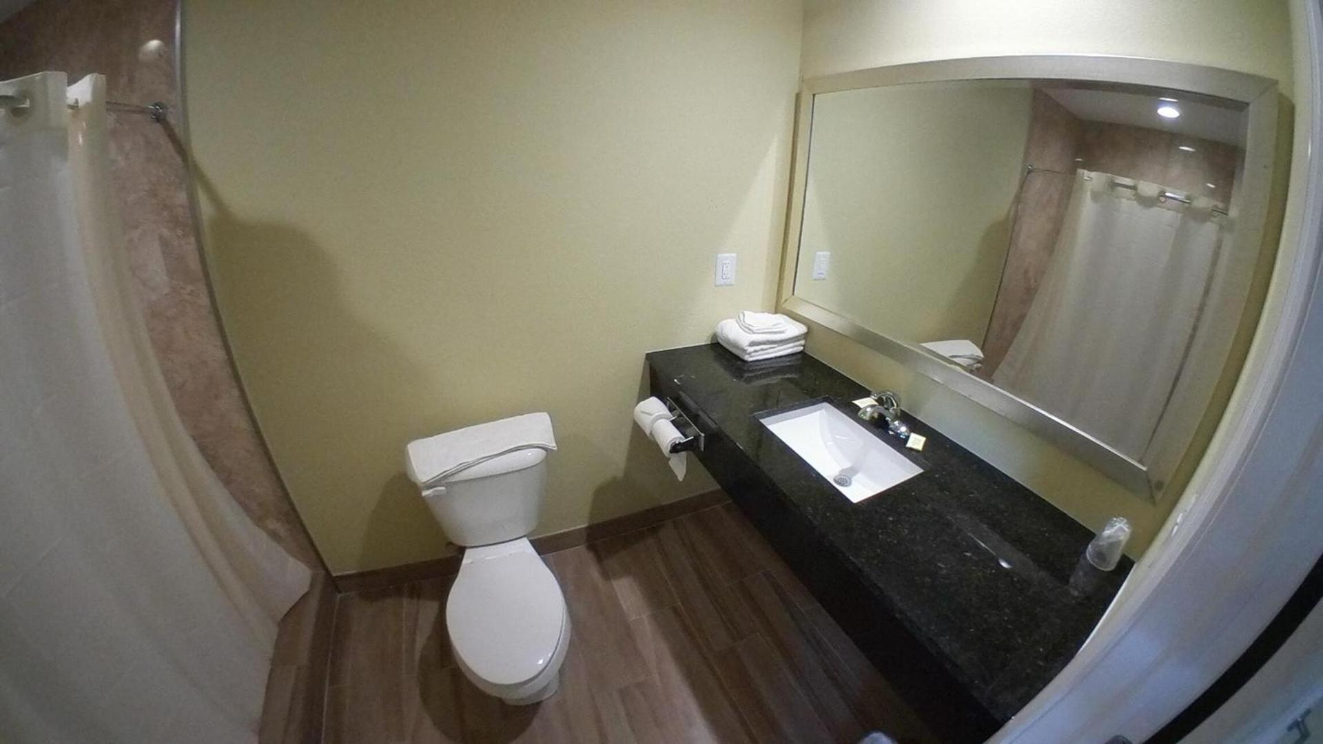 Travel Inn of Riviera Beach photo 22