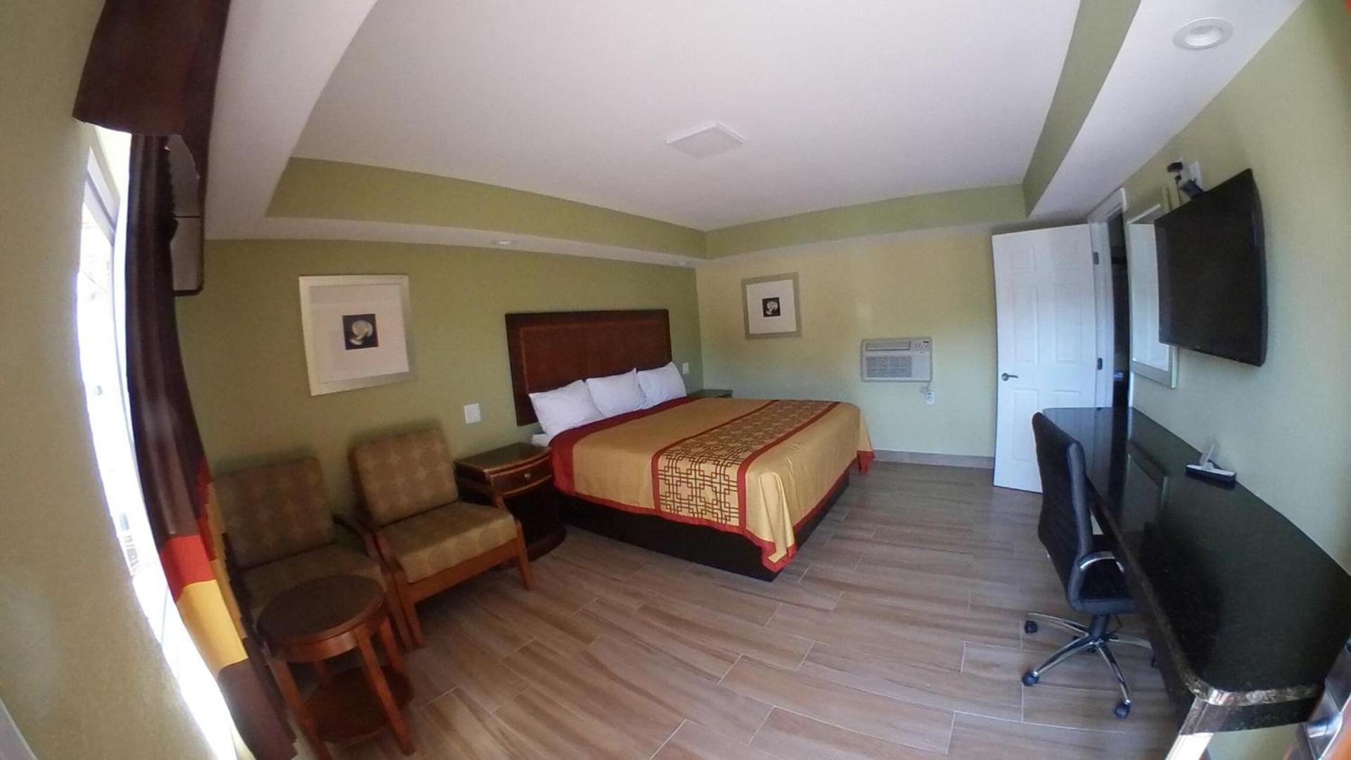 Travel Inn of Riviera Beach photo 20
