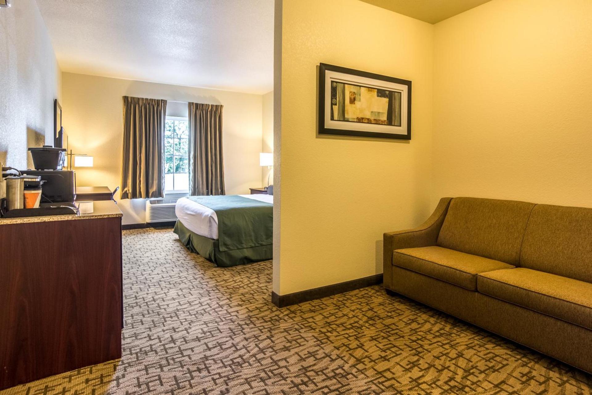 Cobblestone Hotel & Suites - Torrington photo 25
