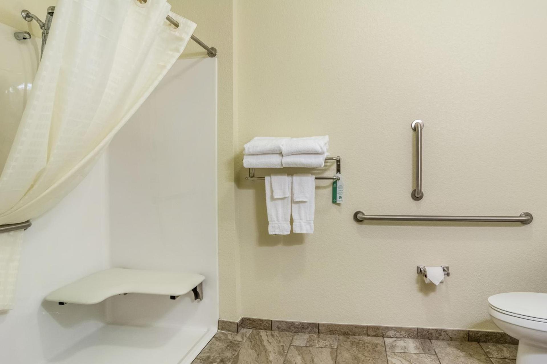 Cobblestone Hotel and Suites - Jefferson photo 26