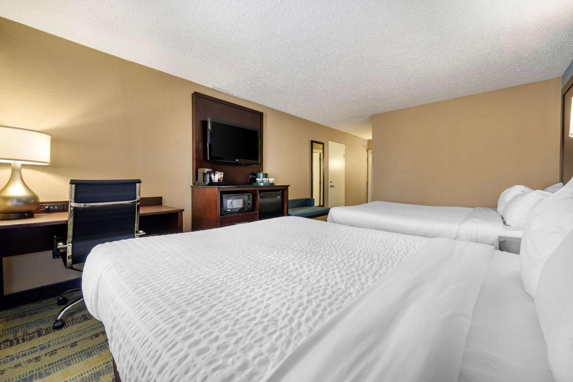 Clarion Hotel Conference Center Lexington North photo 95
