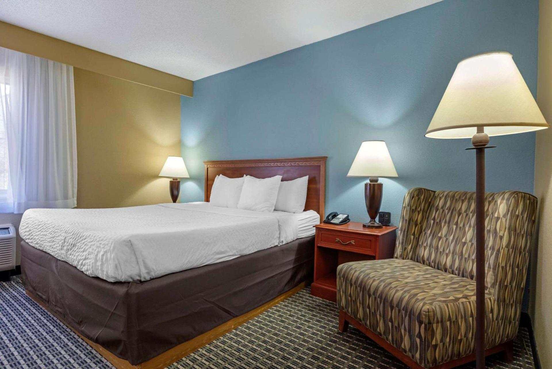 Clarion Hotel Conference Center Lexington North photo 62