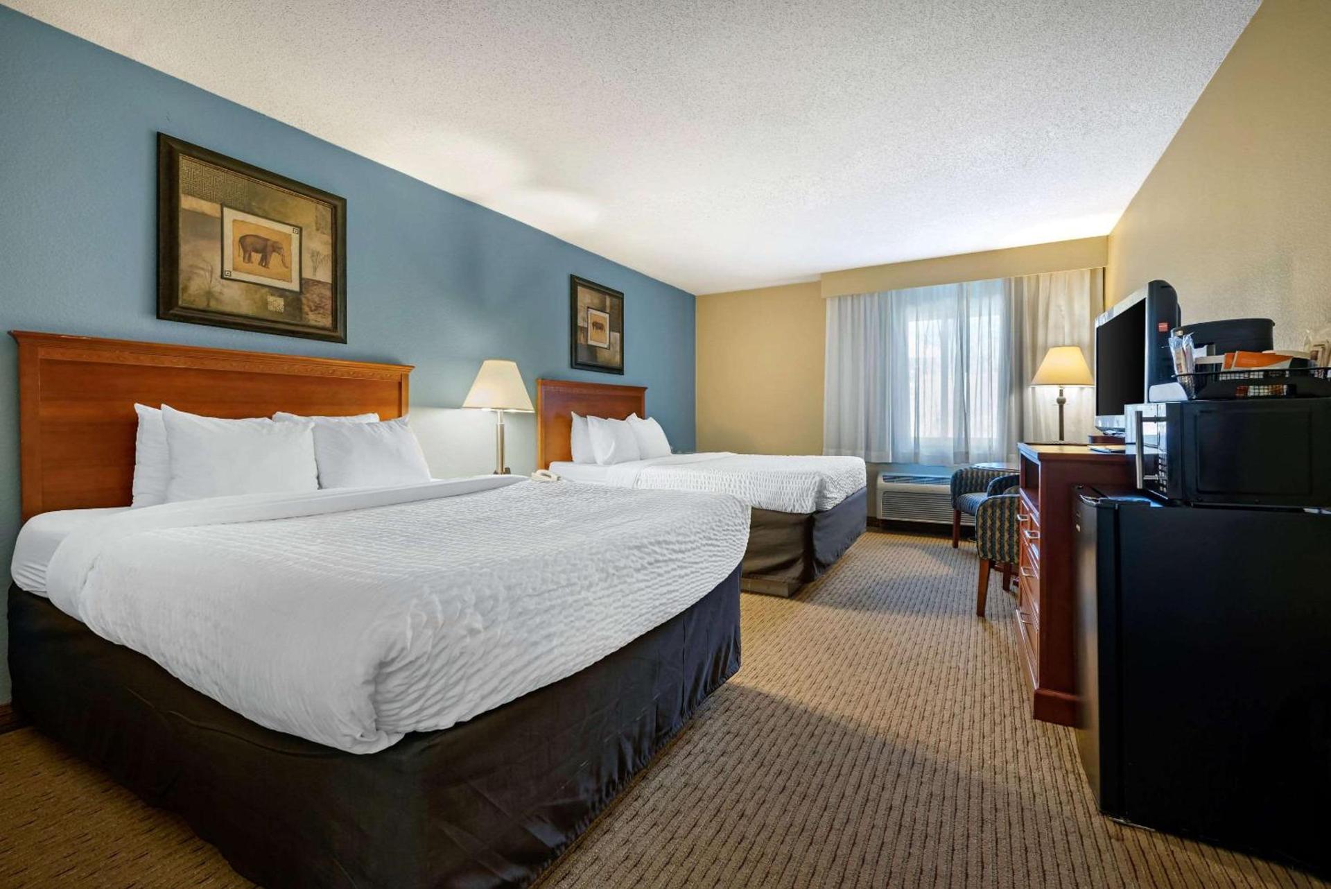 Clarion Hotel Conference Center Lexington North photo 60