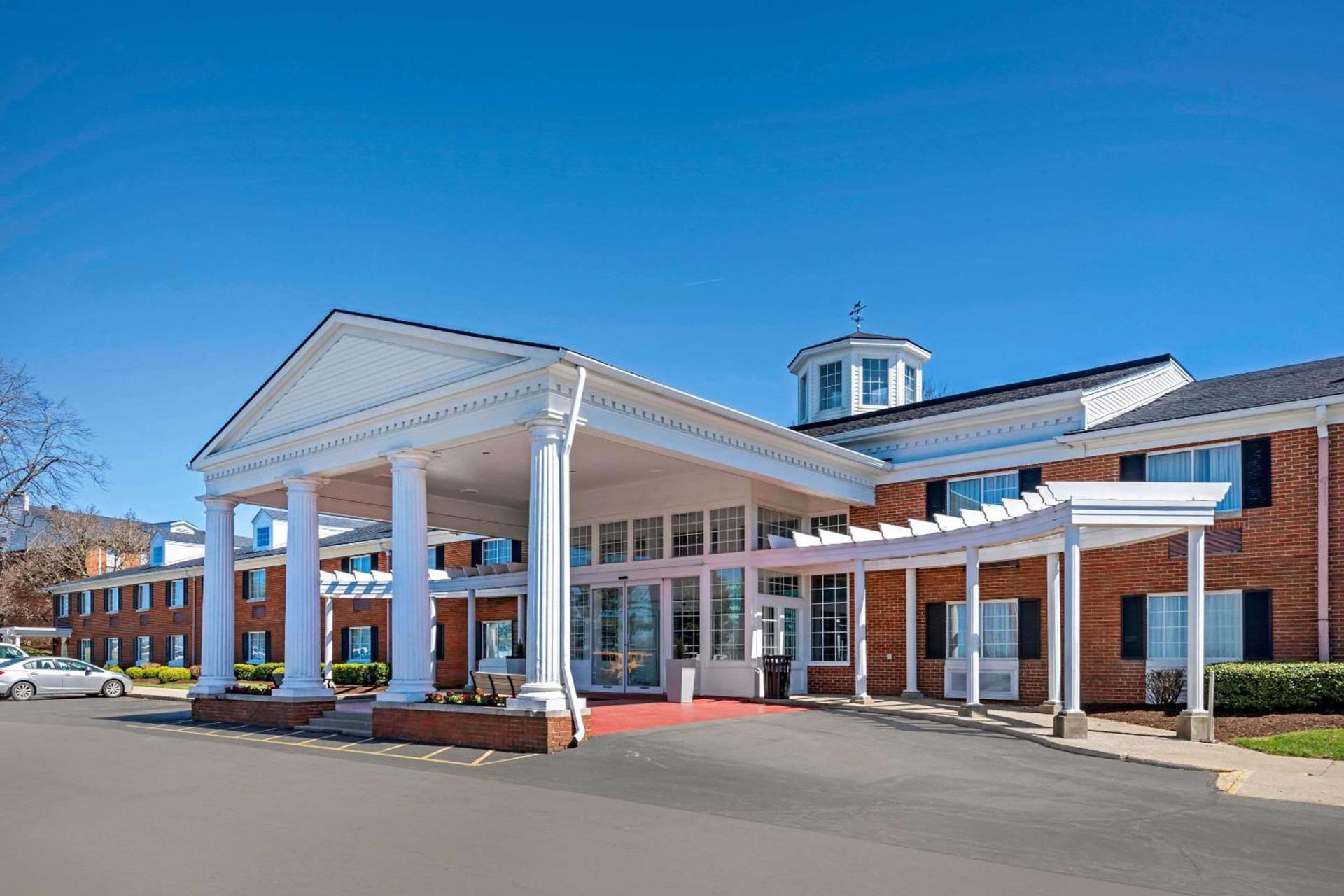 Clarion Hotel Conference Center Lexington North photo 1