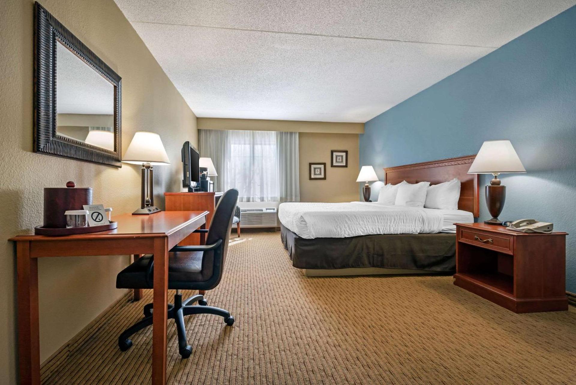 Clarion Hotel Conference Center Lexington North photo 56