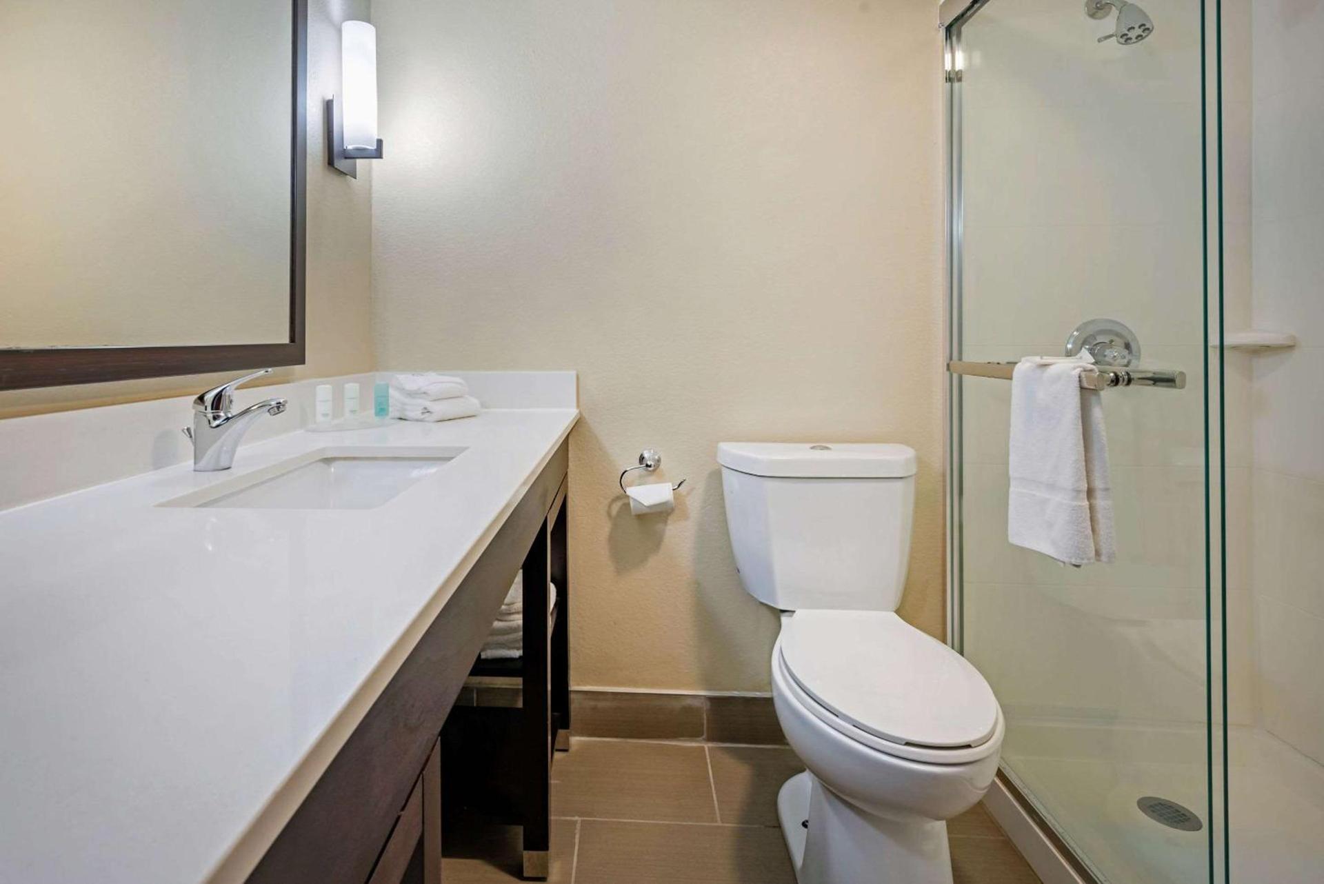 Clarion Hotel Conference Center Lexington North photo 55