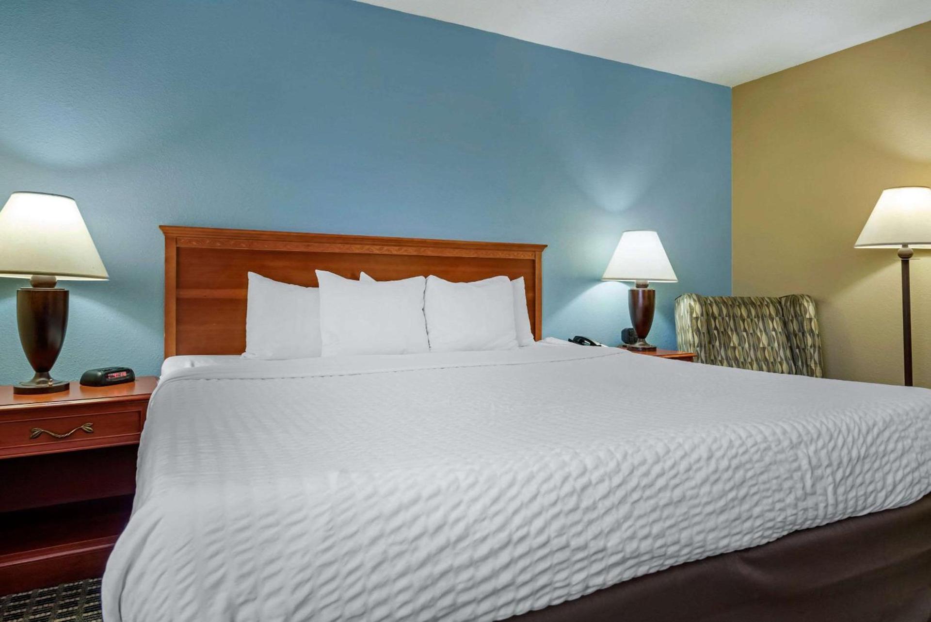 Clarion Hotel Conference Center Lexington North photo 52