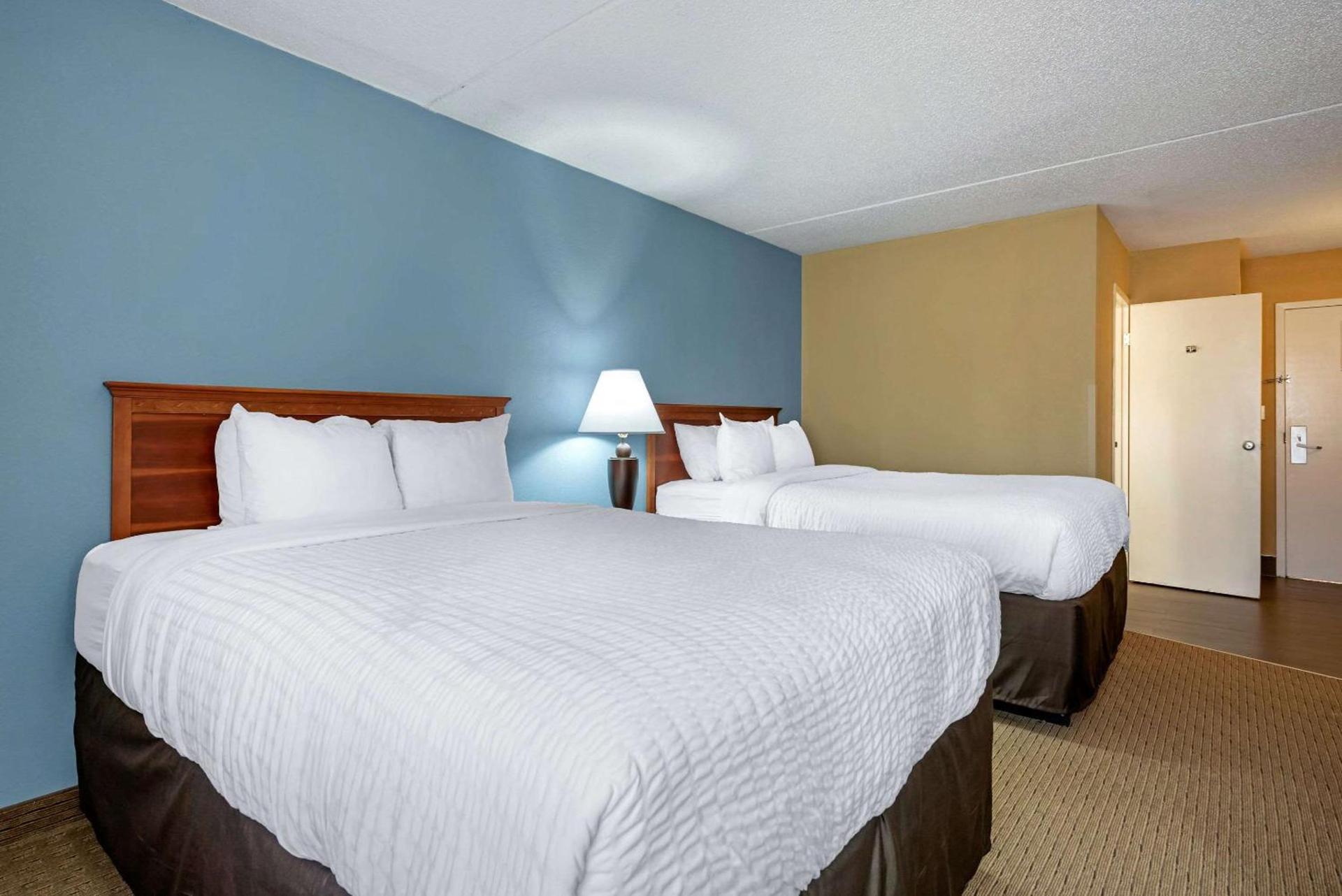 Clarion Hotel Conference Center Lexington North photo 50