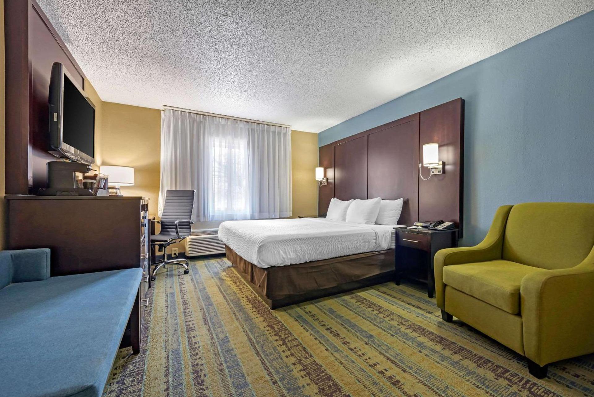 Clarion Hotel Conference Center Lexington North photo 38