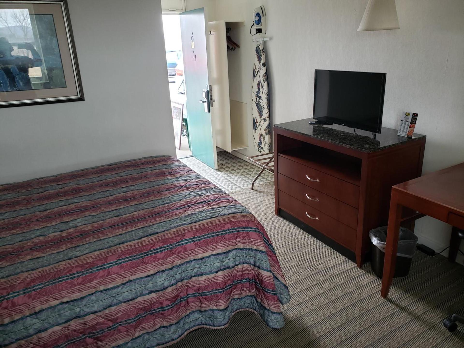 Huntingdon Motor Inn photo 15