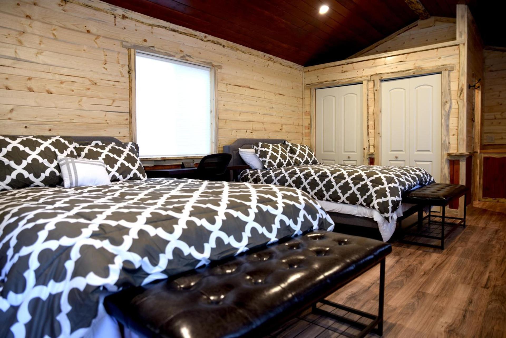 Gateway Inn & Cabins photo 10