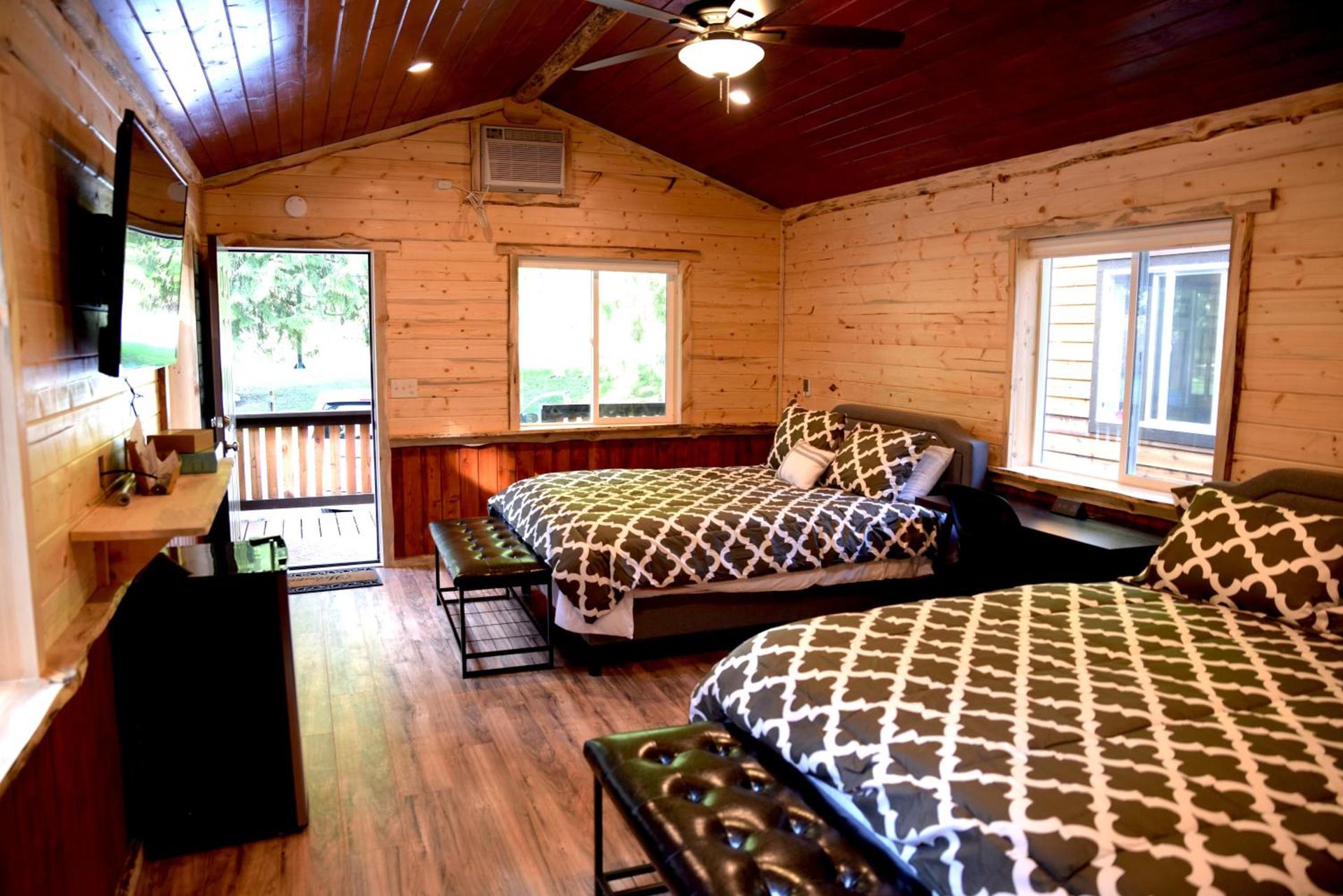Gateway Inn & Cabins photo 37