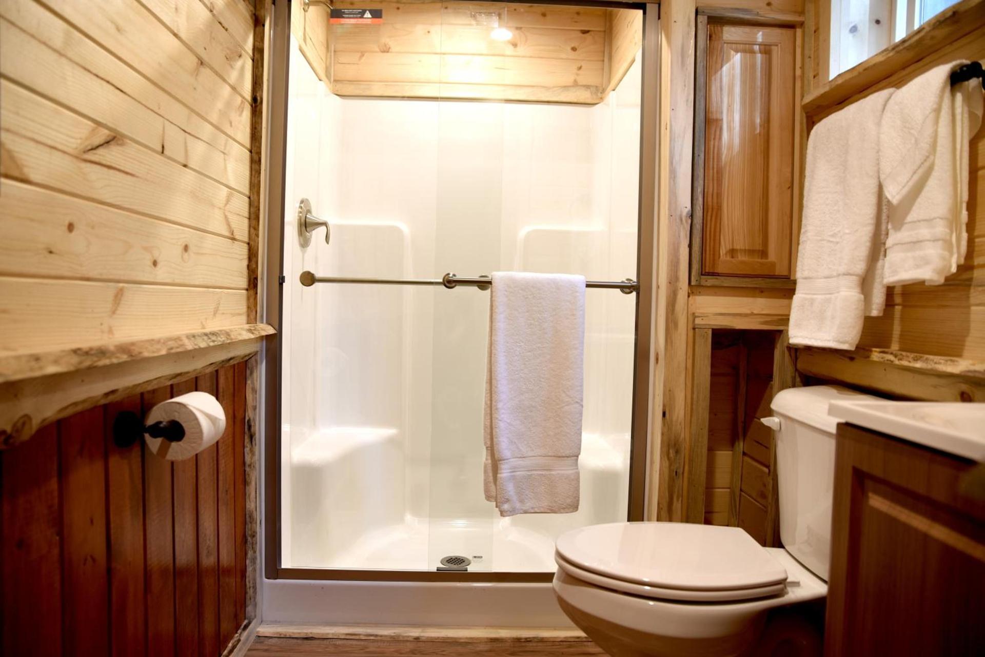 Gateway Inn & Cabins photo 41
